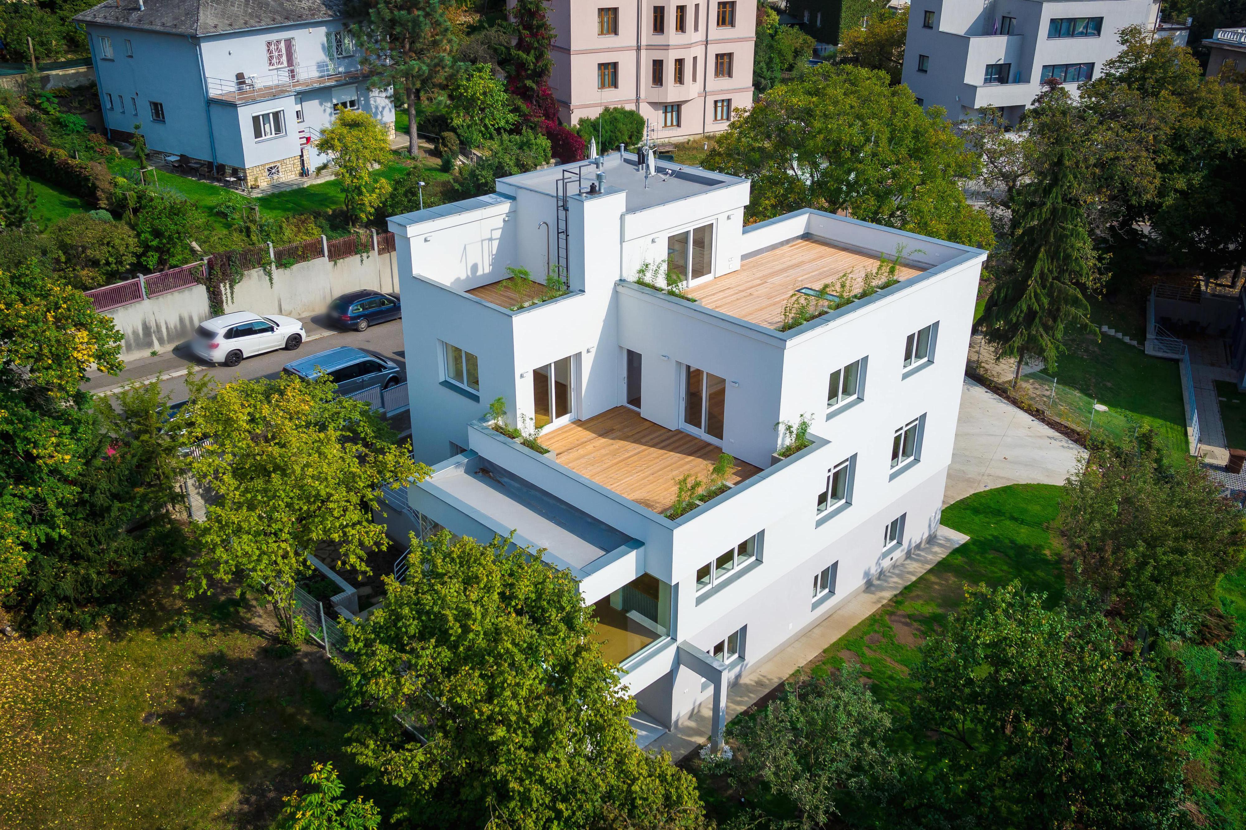 Exclusive Properties, s.r.o.