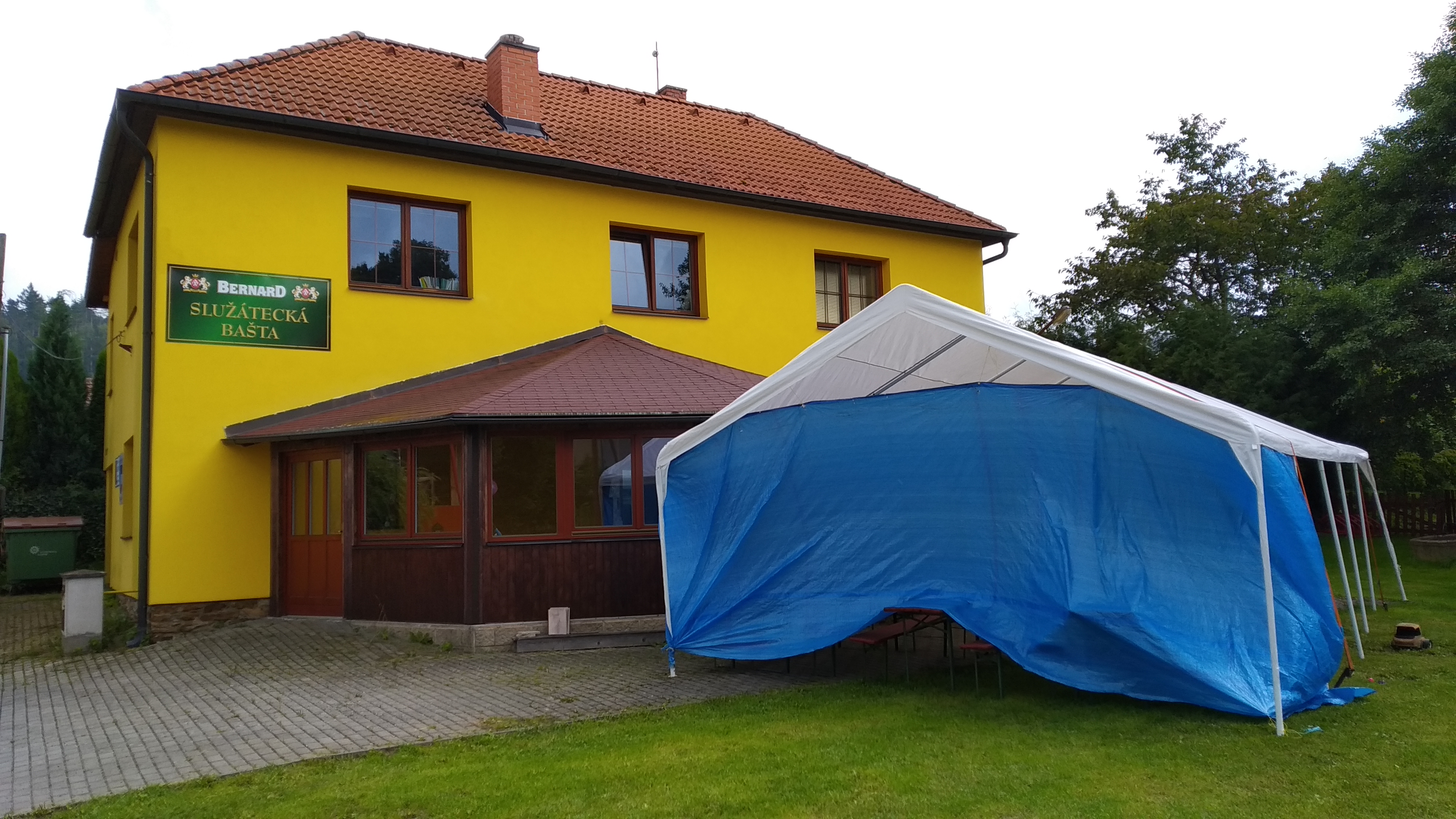 Služátky - obecní úřad foto 2