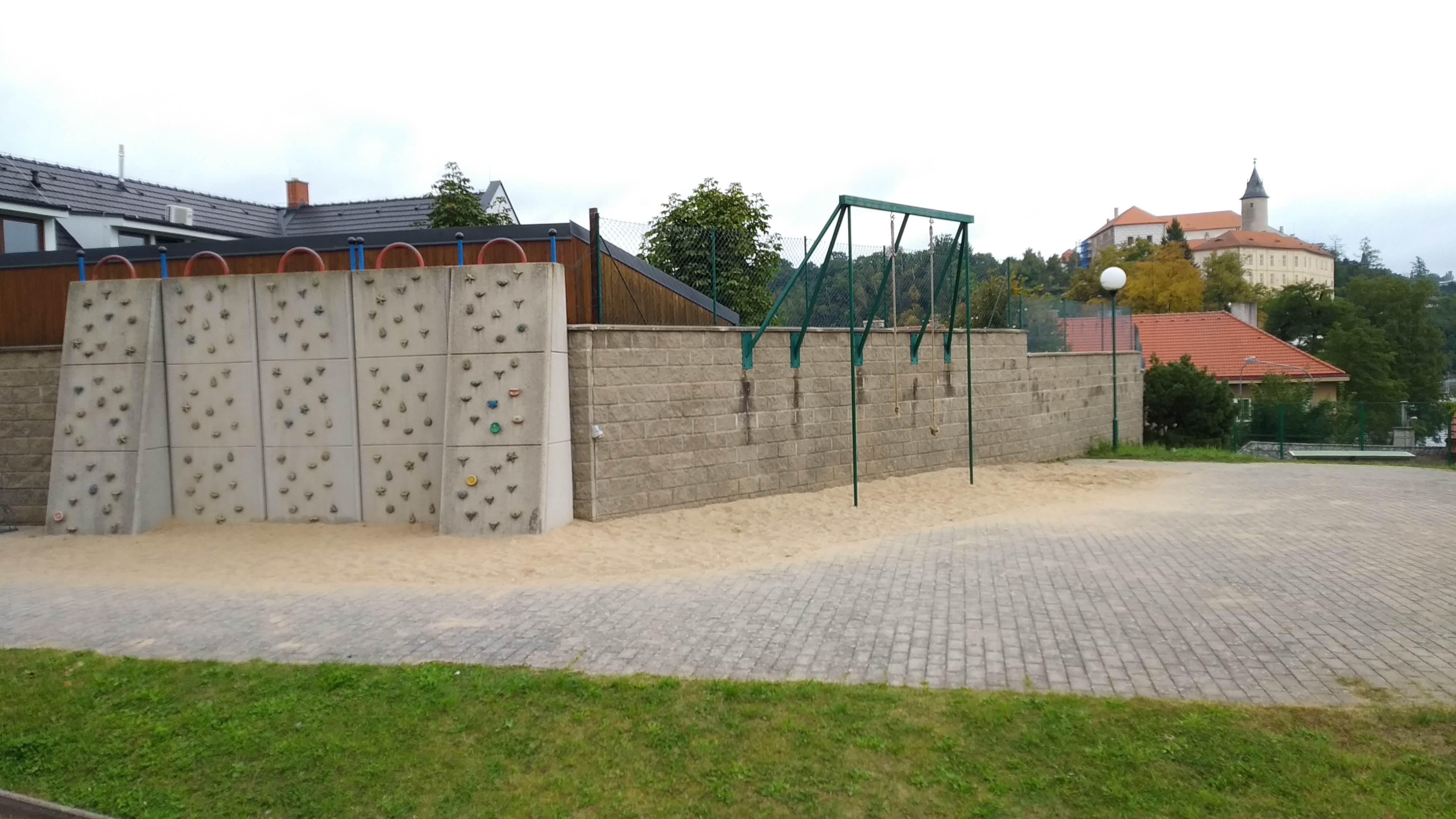 Víceúčelové sportoviště Ledeč nad Sázavou foto 2