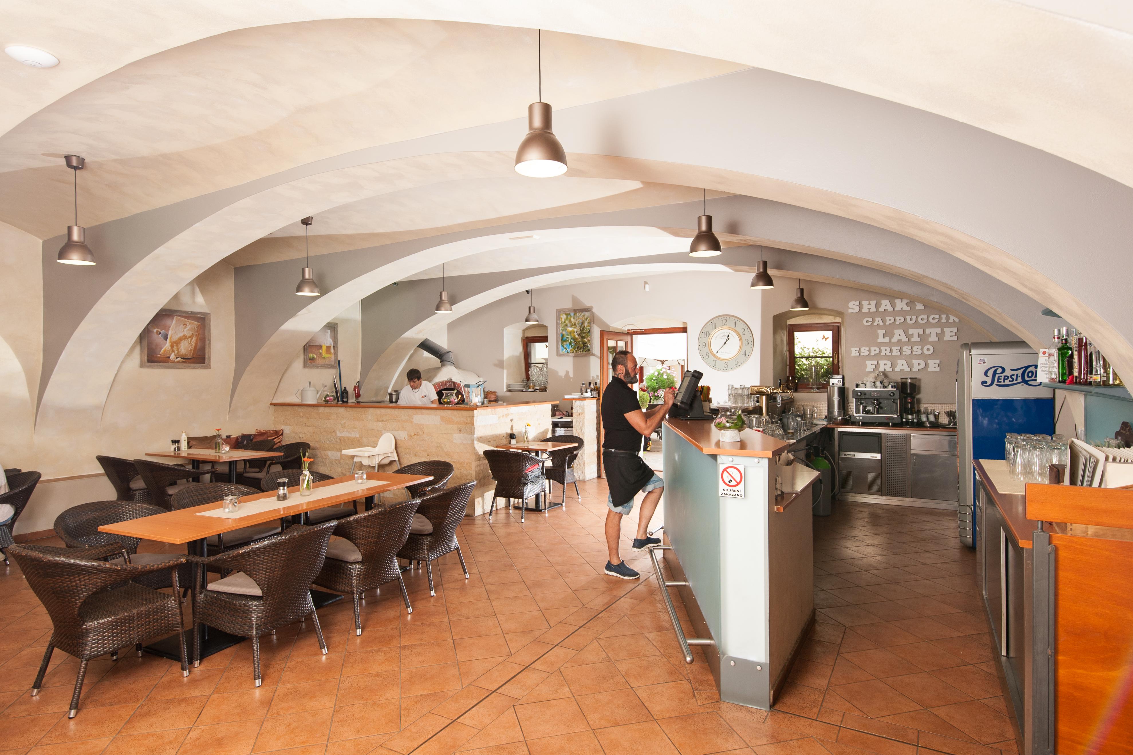 Pizzerie a kavárna V Maštali