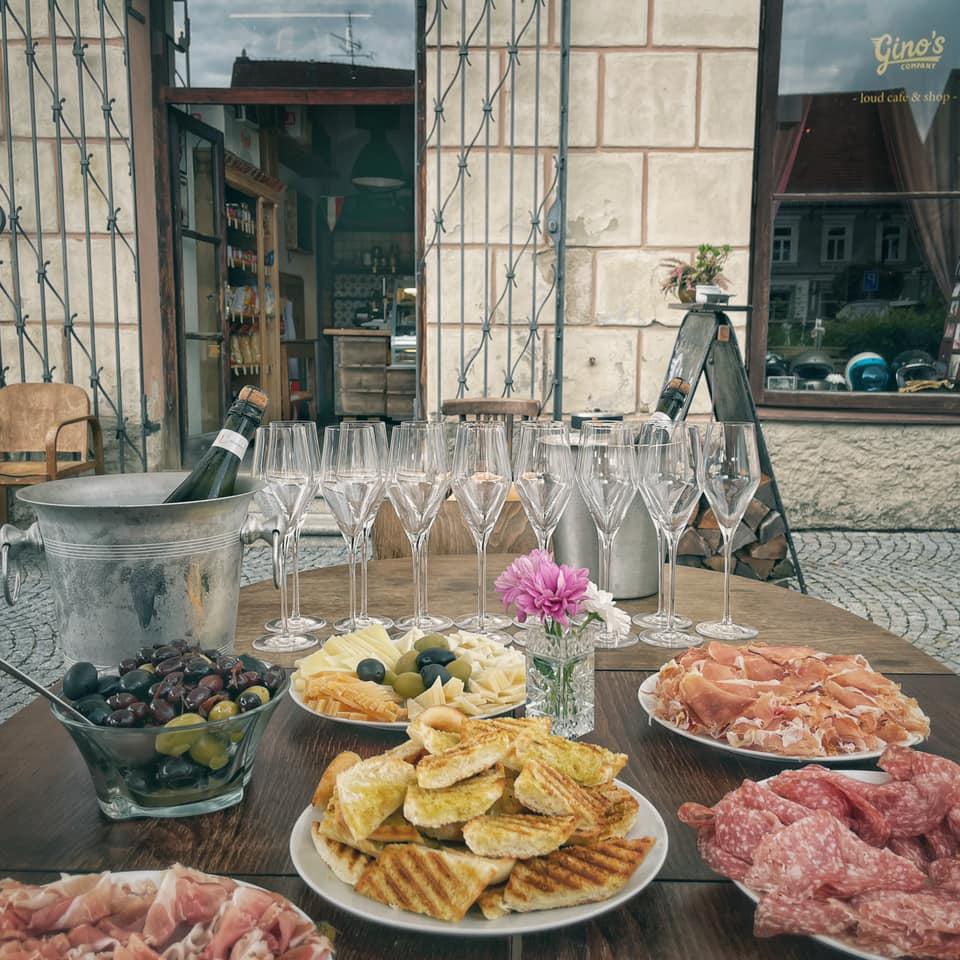 Gino's Company foto 6