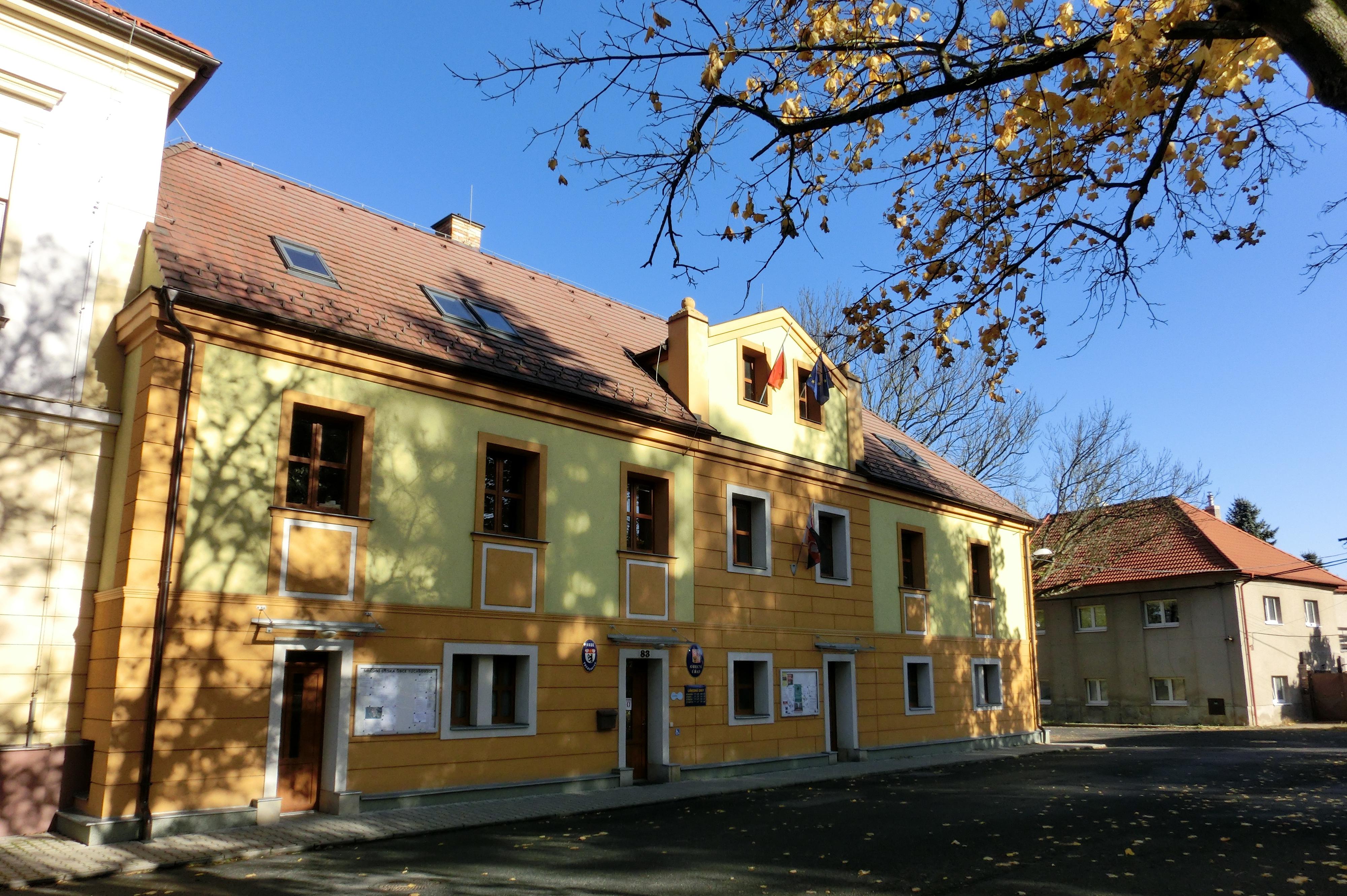 Tuchlovice - obecní úřad foto 2