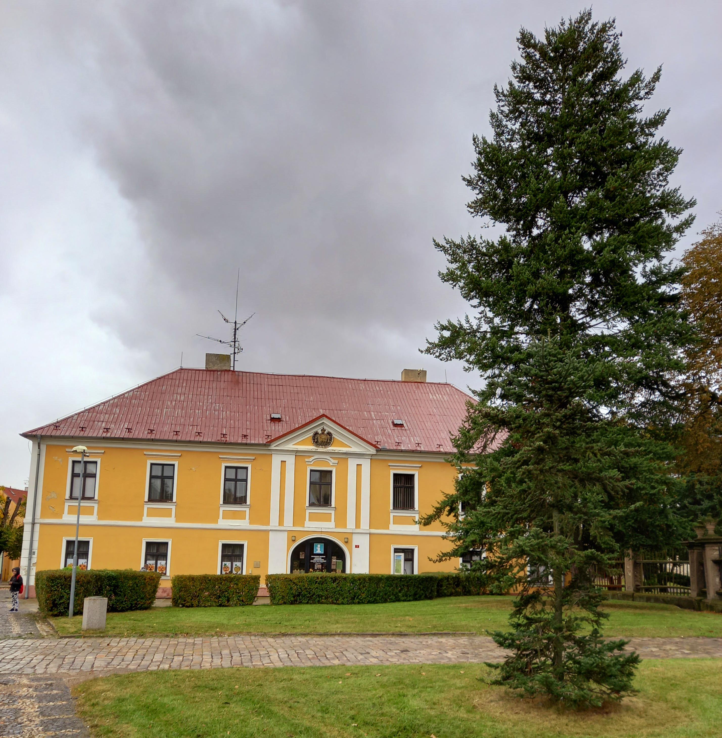 Městská knihovna Postoloprty foto 2