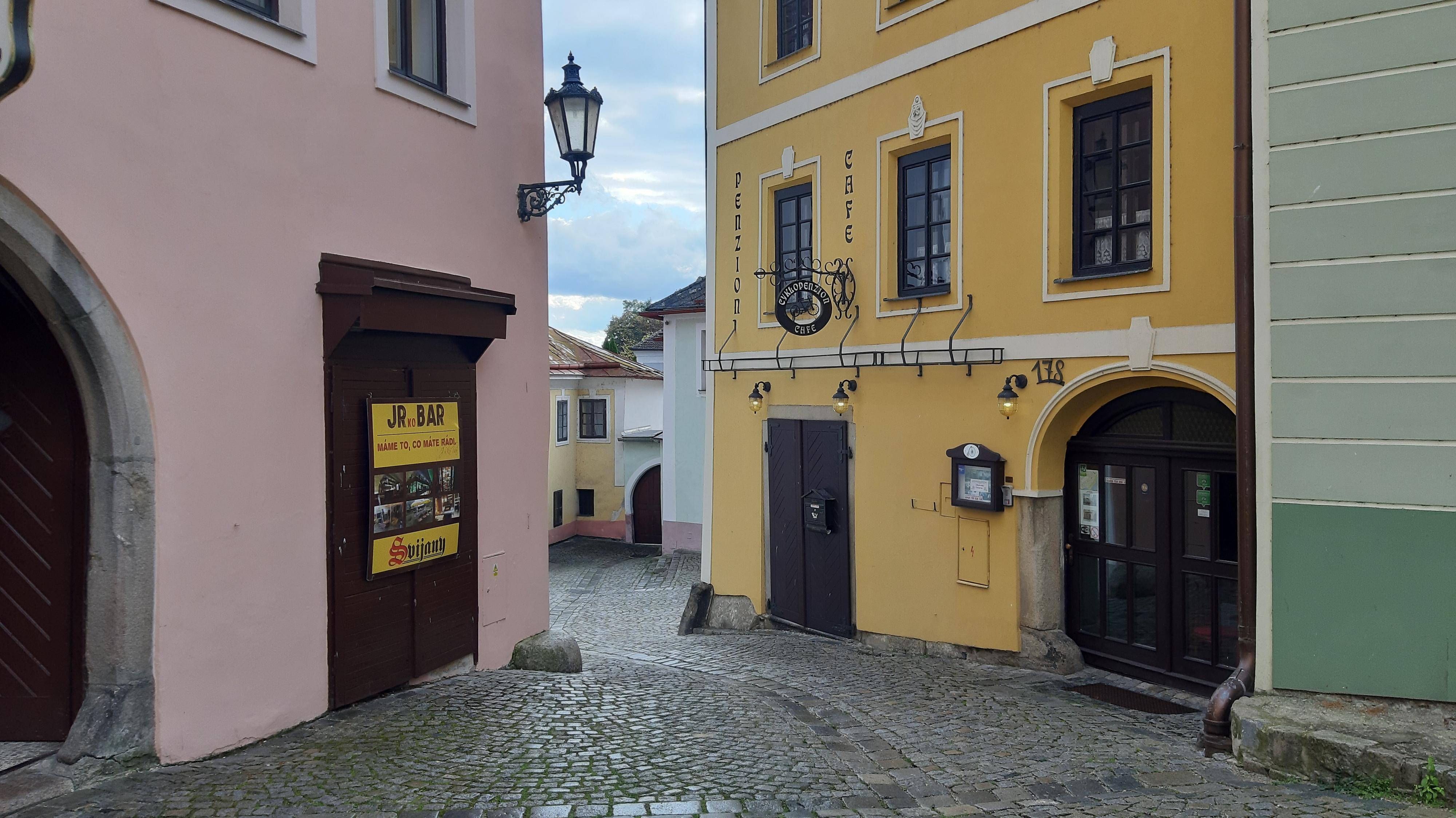 Restaurace na náměstí Míru 175 foto 2