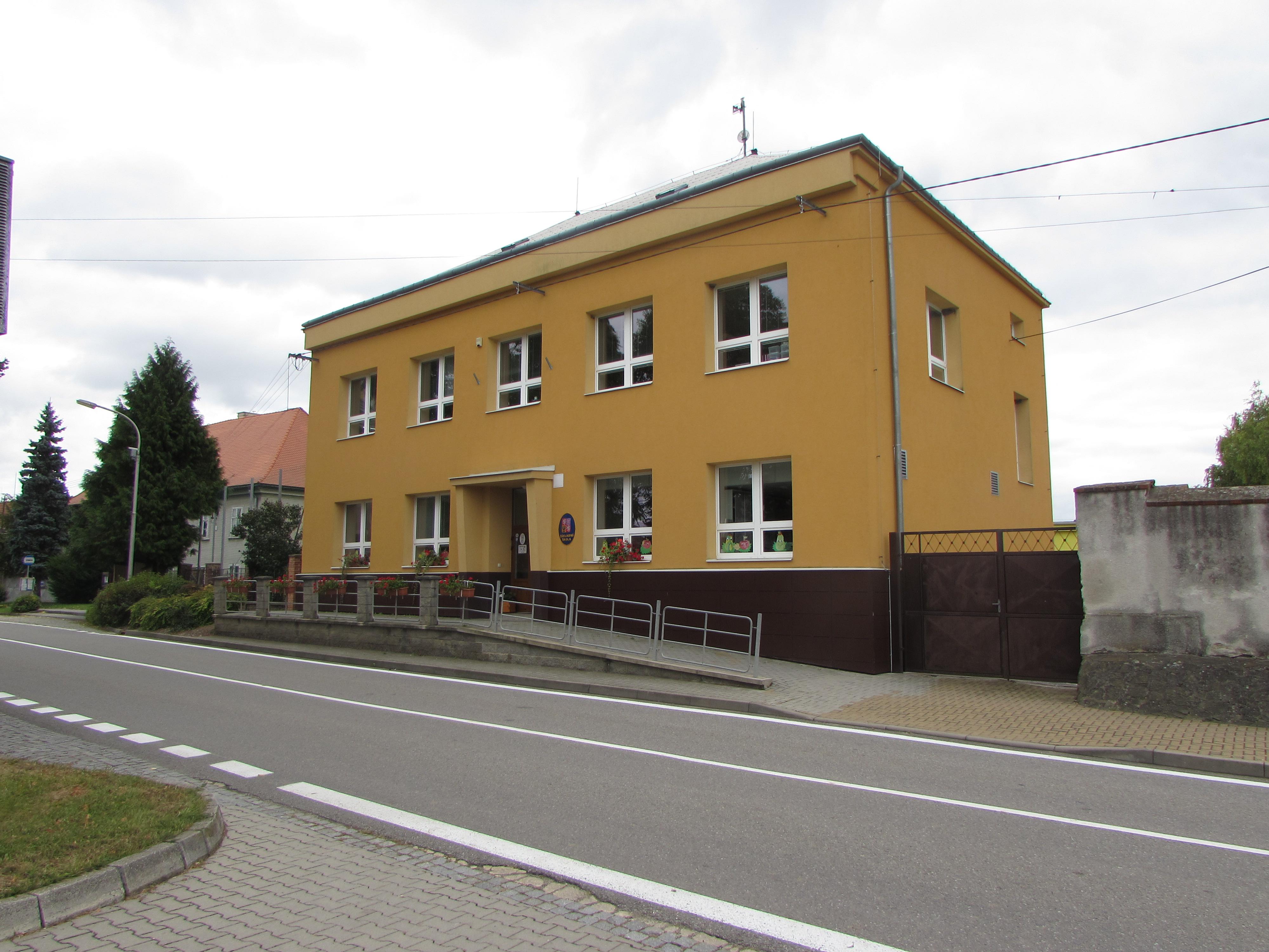 Základní škola a Mateřská škola Vrchoslavice, okres Prostějov foto 2