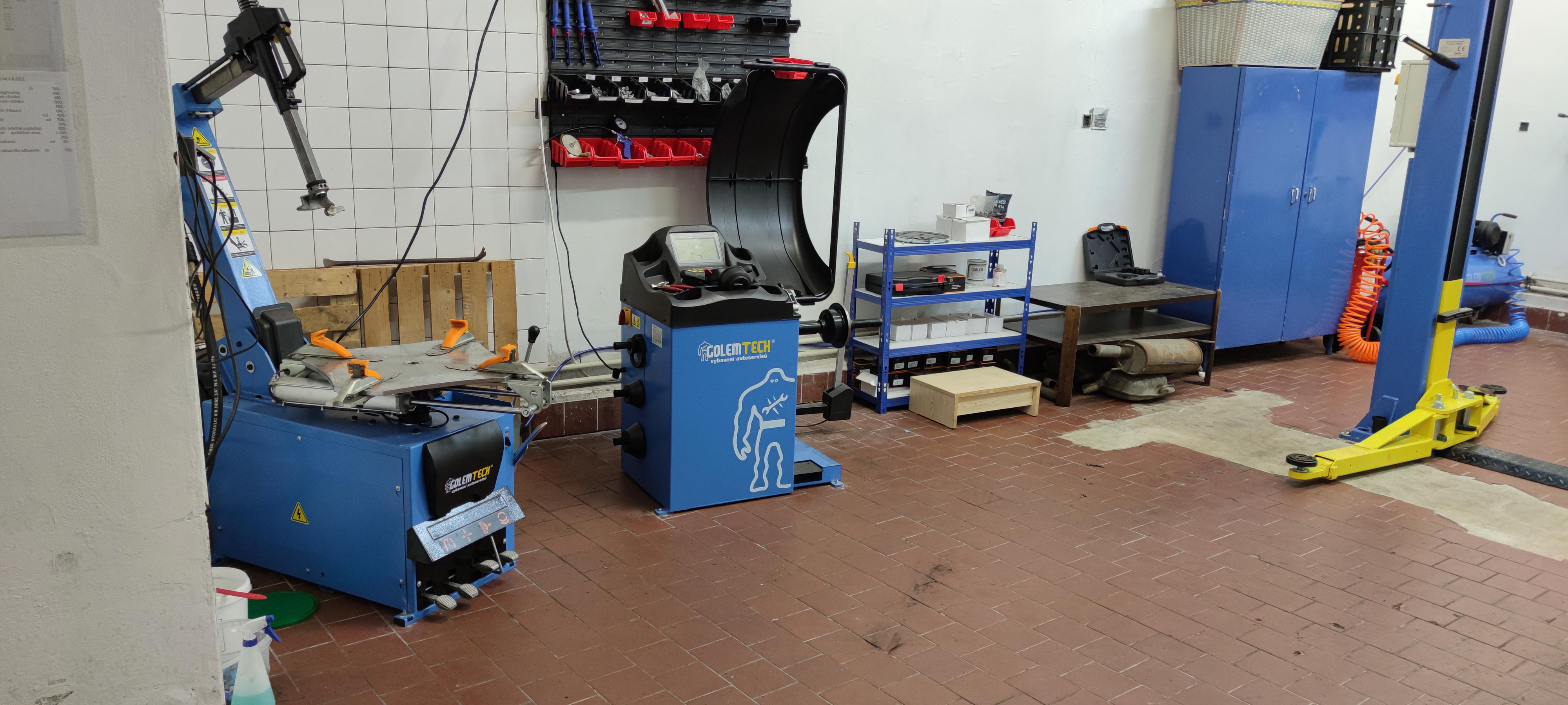 Pneuservis-rychloservis - Monika Asaadová foto 2