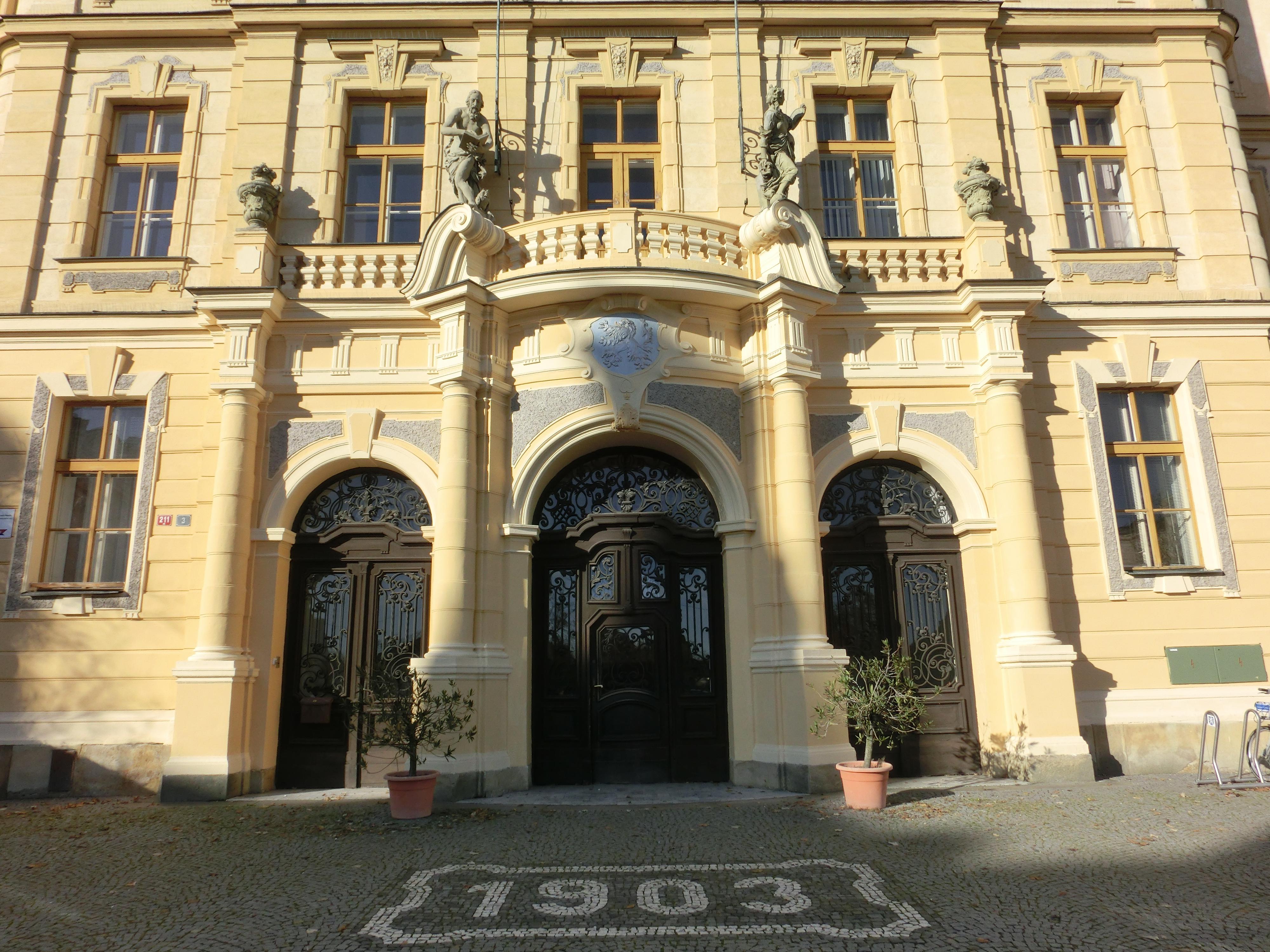 Gymnázium Dr. Josefa Pekaře, Mladá Boleslav foto 3