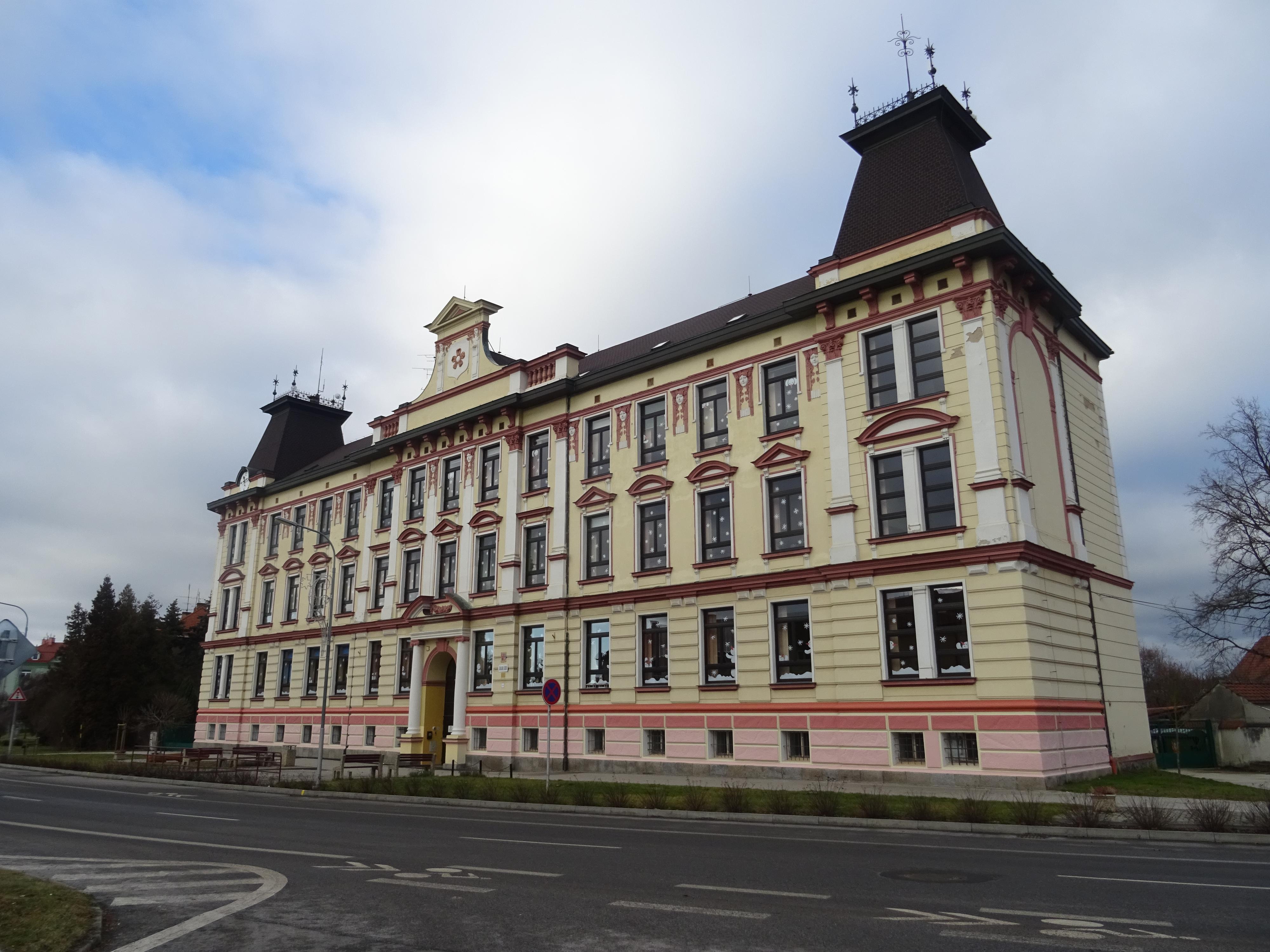 ZŠ Veselí nad Lužnicí, Čs. armády foto 2