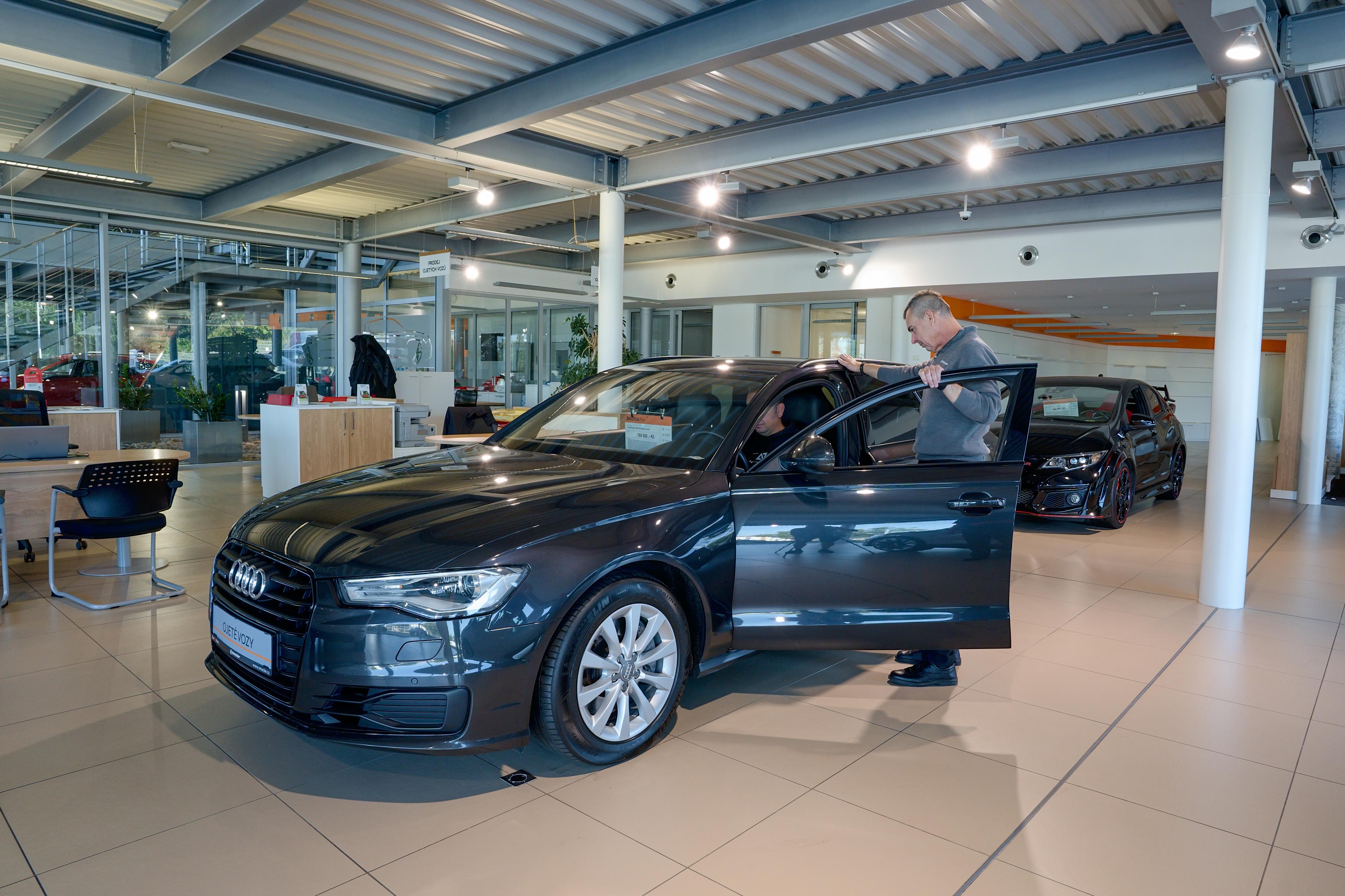 AUTOCENTRUM ŠMUCLER s.r.o. | ojeté vozy foto 5