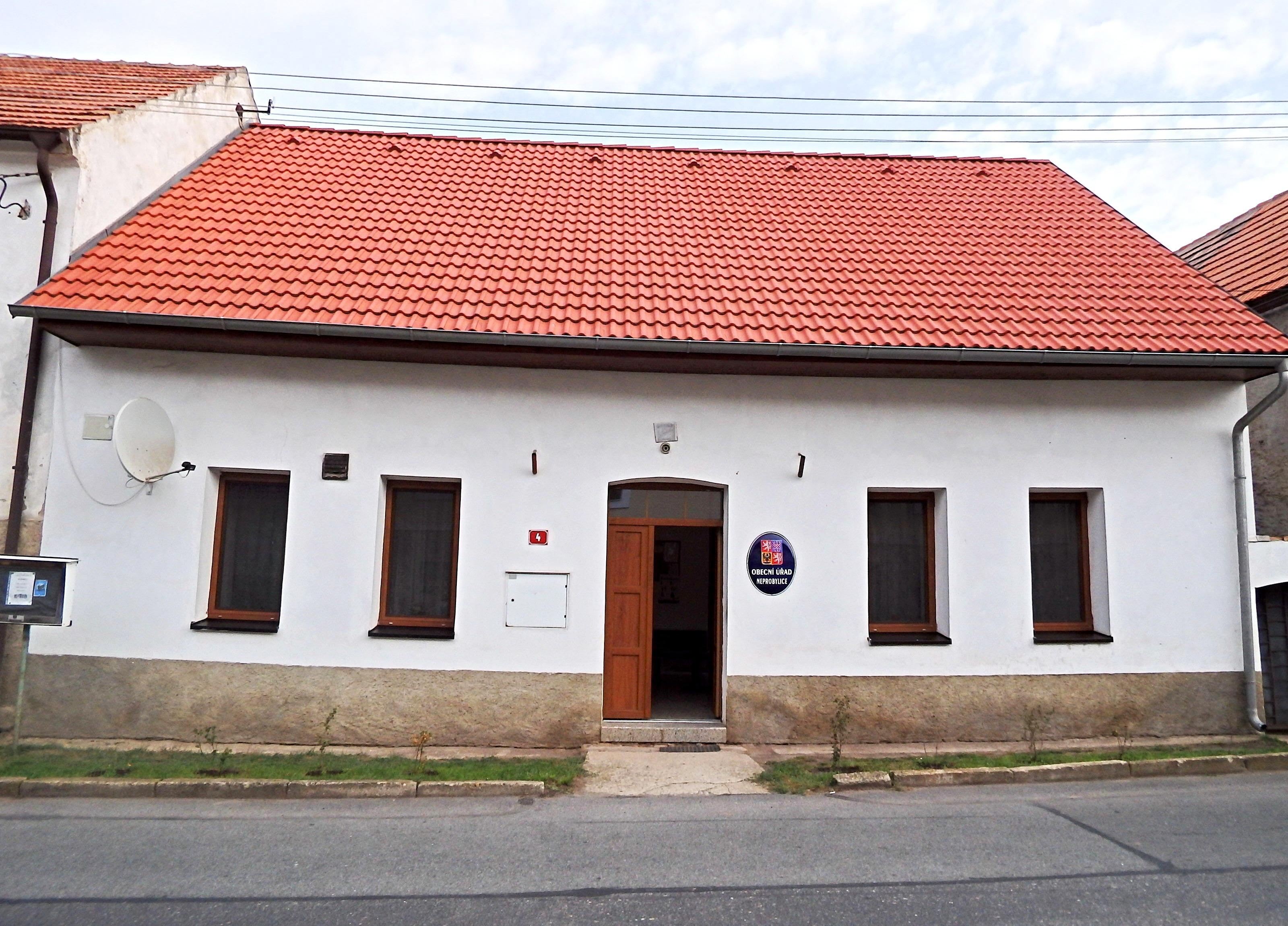 Neprobylice - obecní úřad foto 2
