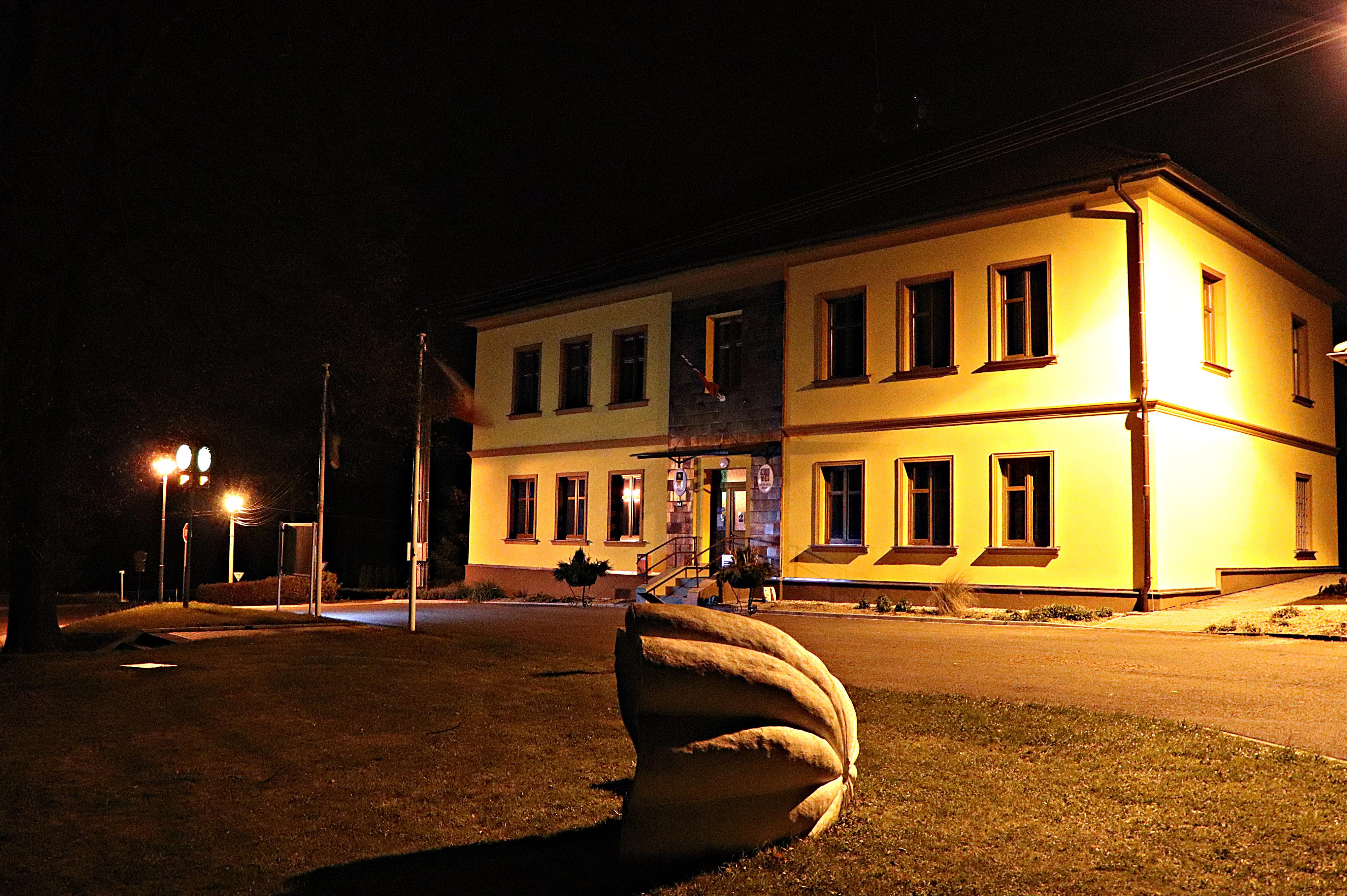 Břasy - obecní úřad foto 5