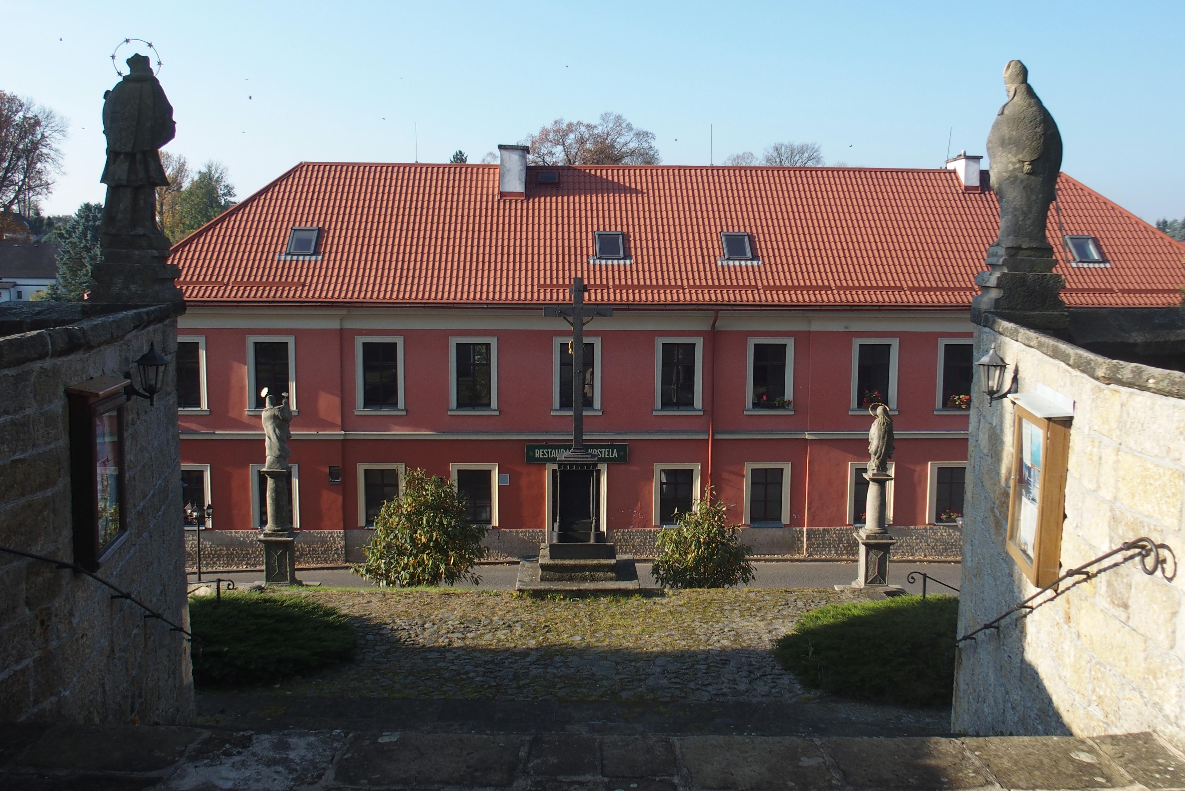 Růžová - obecní úřad foto 4