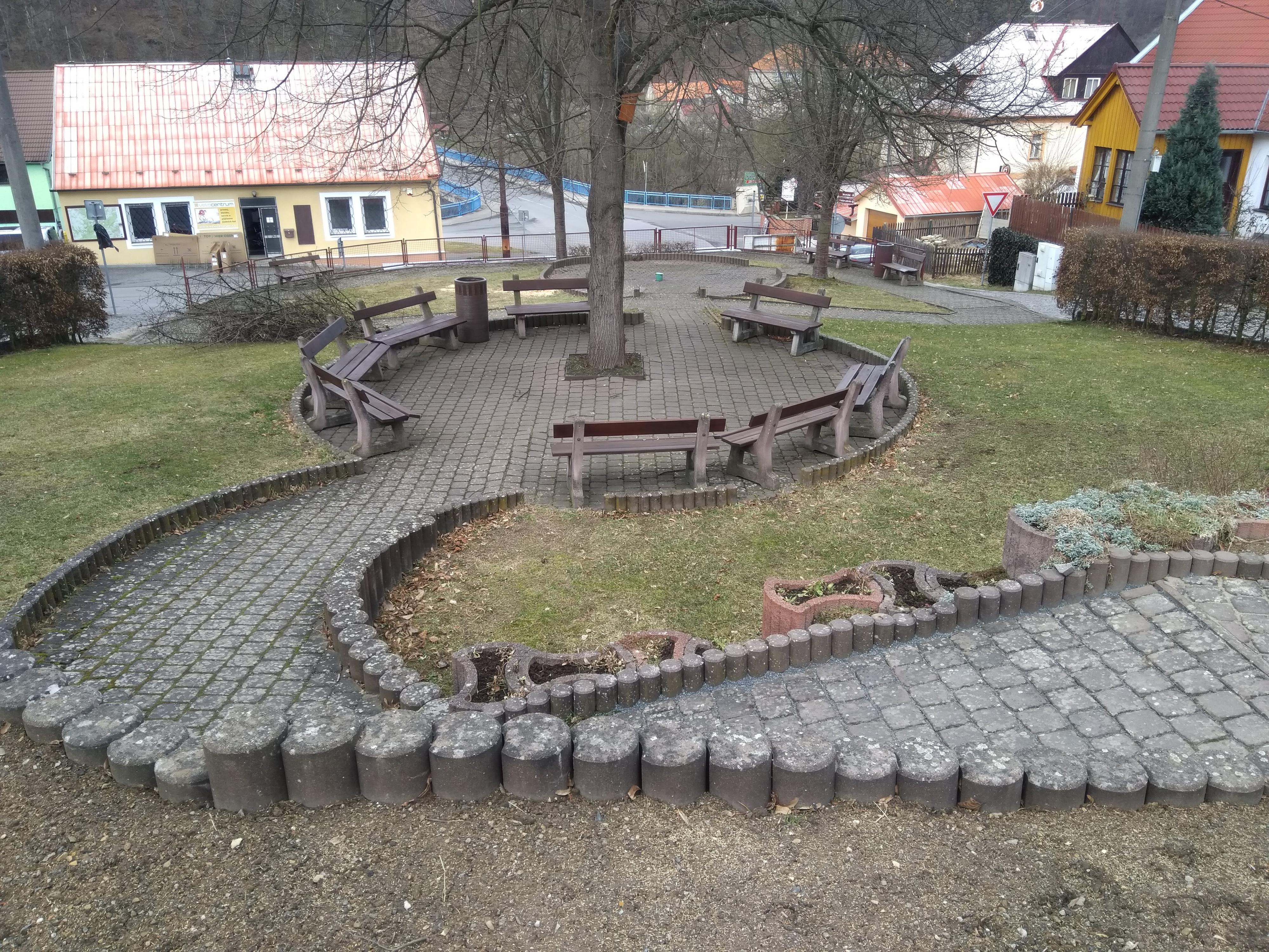 Roztoky - obecní úřad foto 3