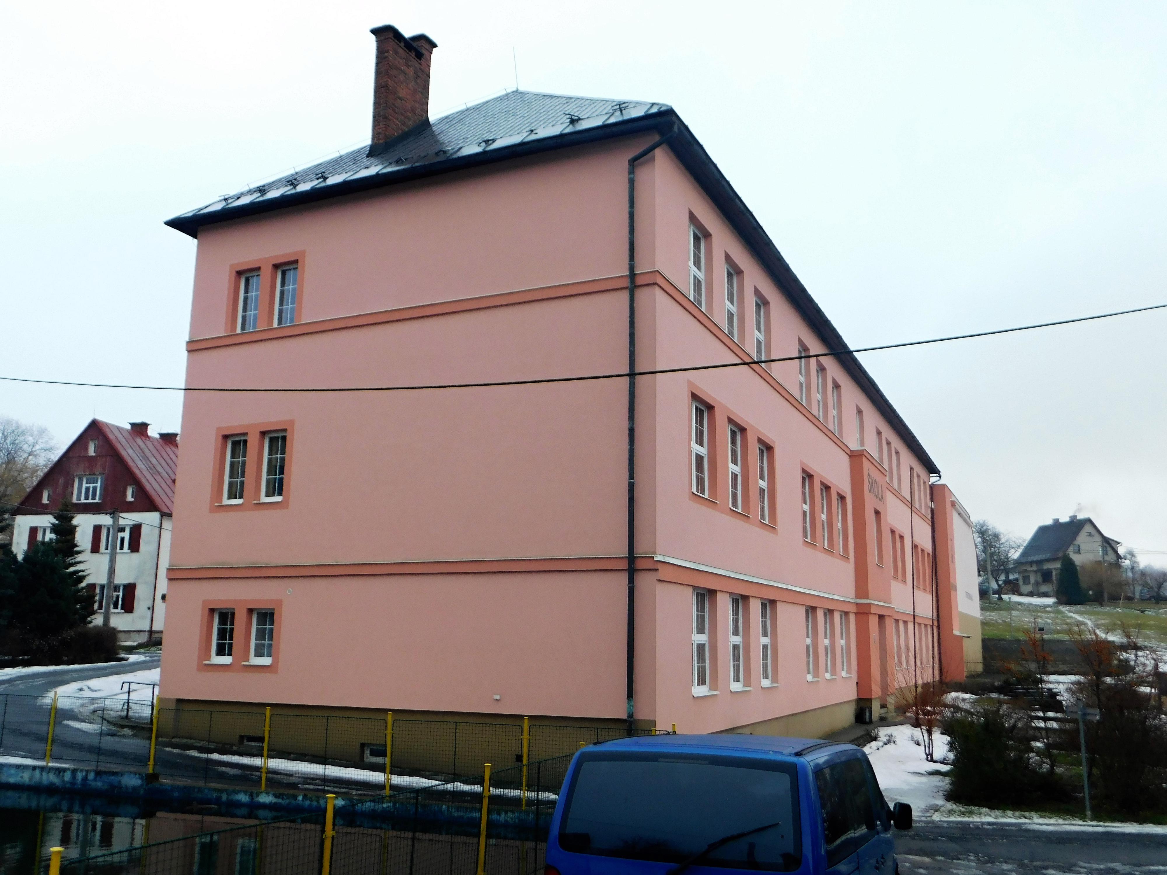 ZŠ Poniklá foto 2