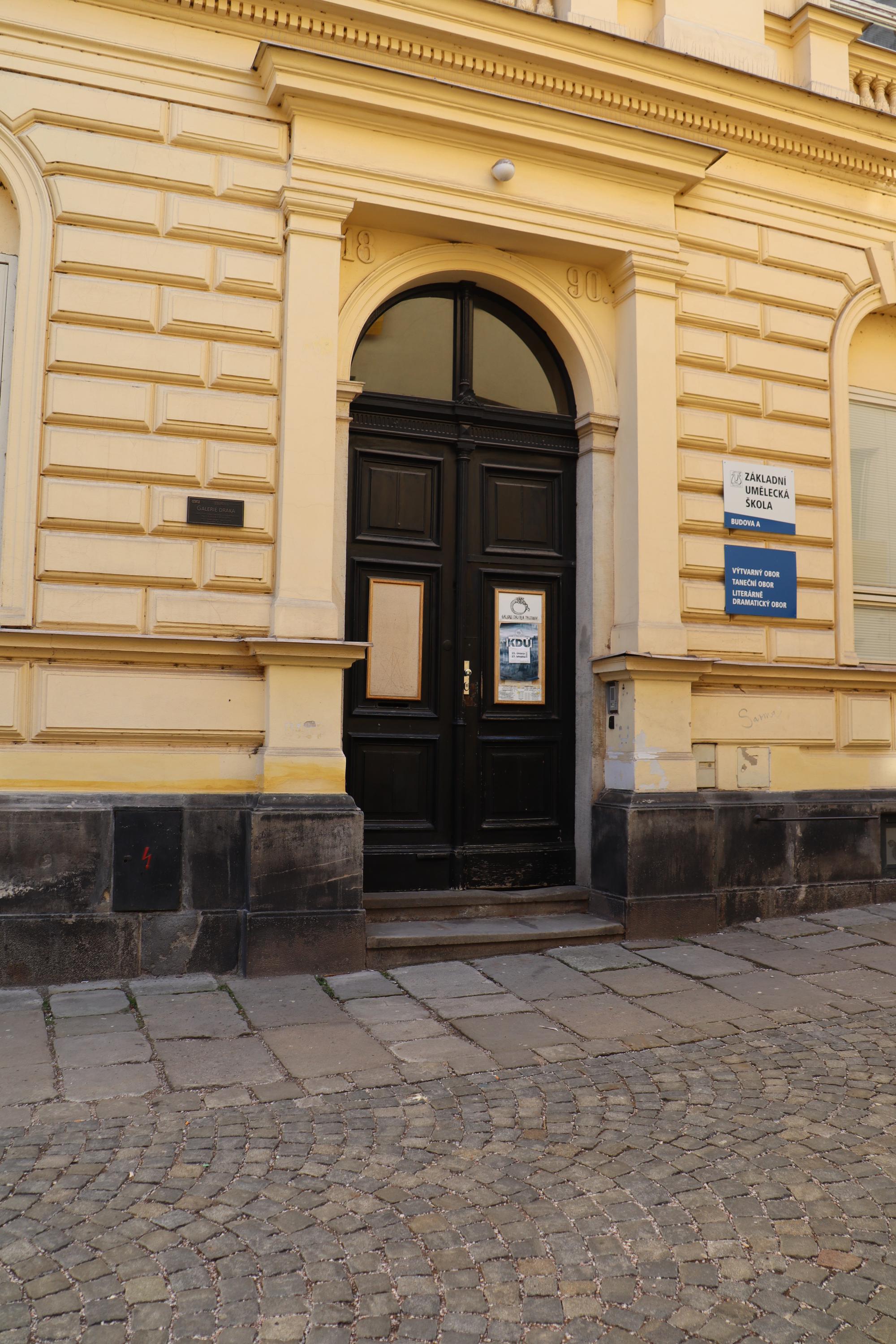 ZUŠ Trutnov, Školní foto 2