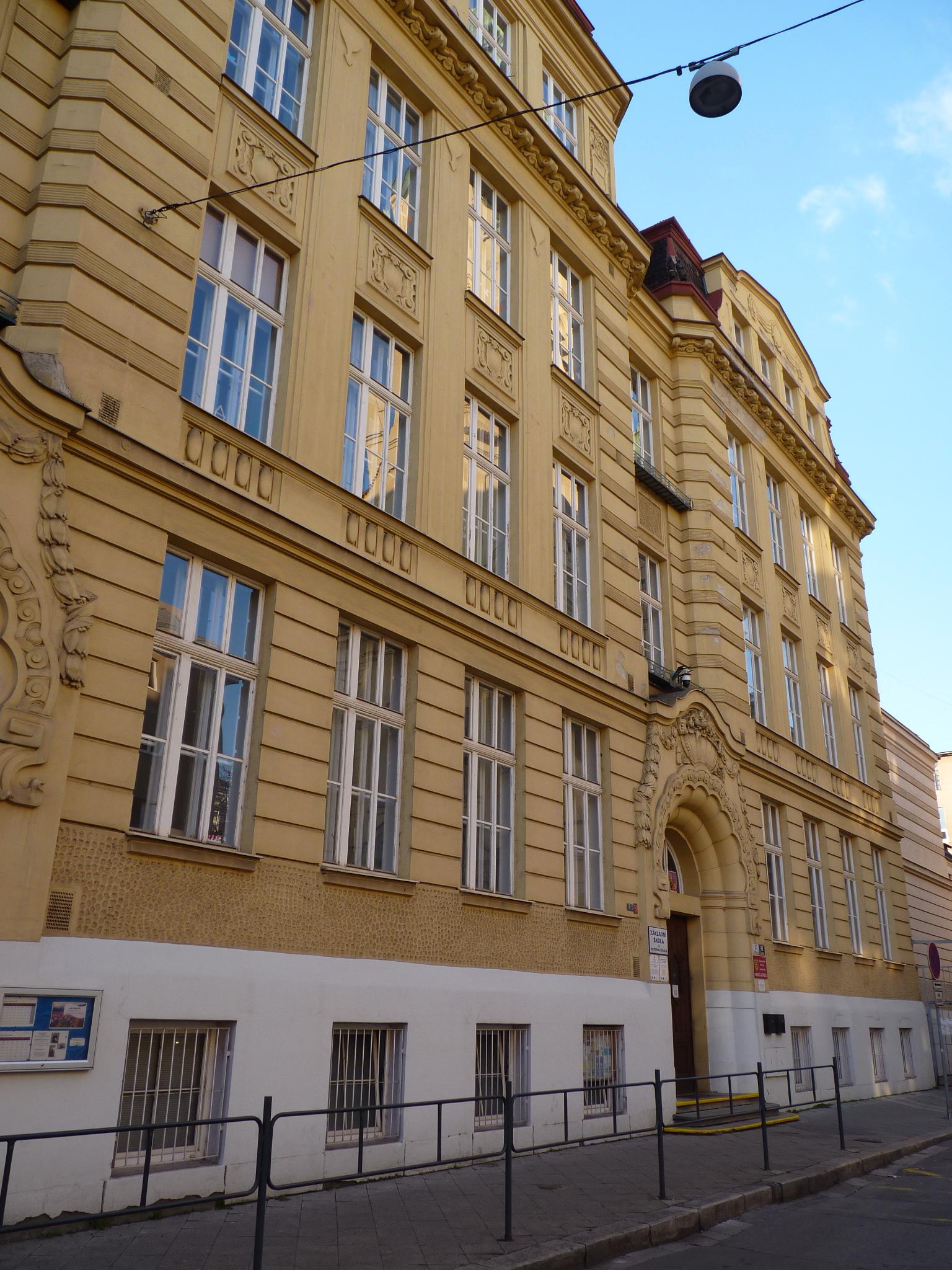 ZŠ a MŠ Brno, Křenová foto 3