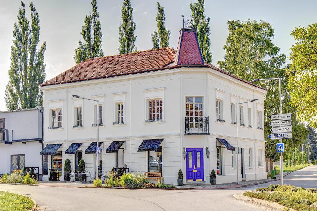 RENDL HOUSE Café