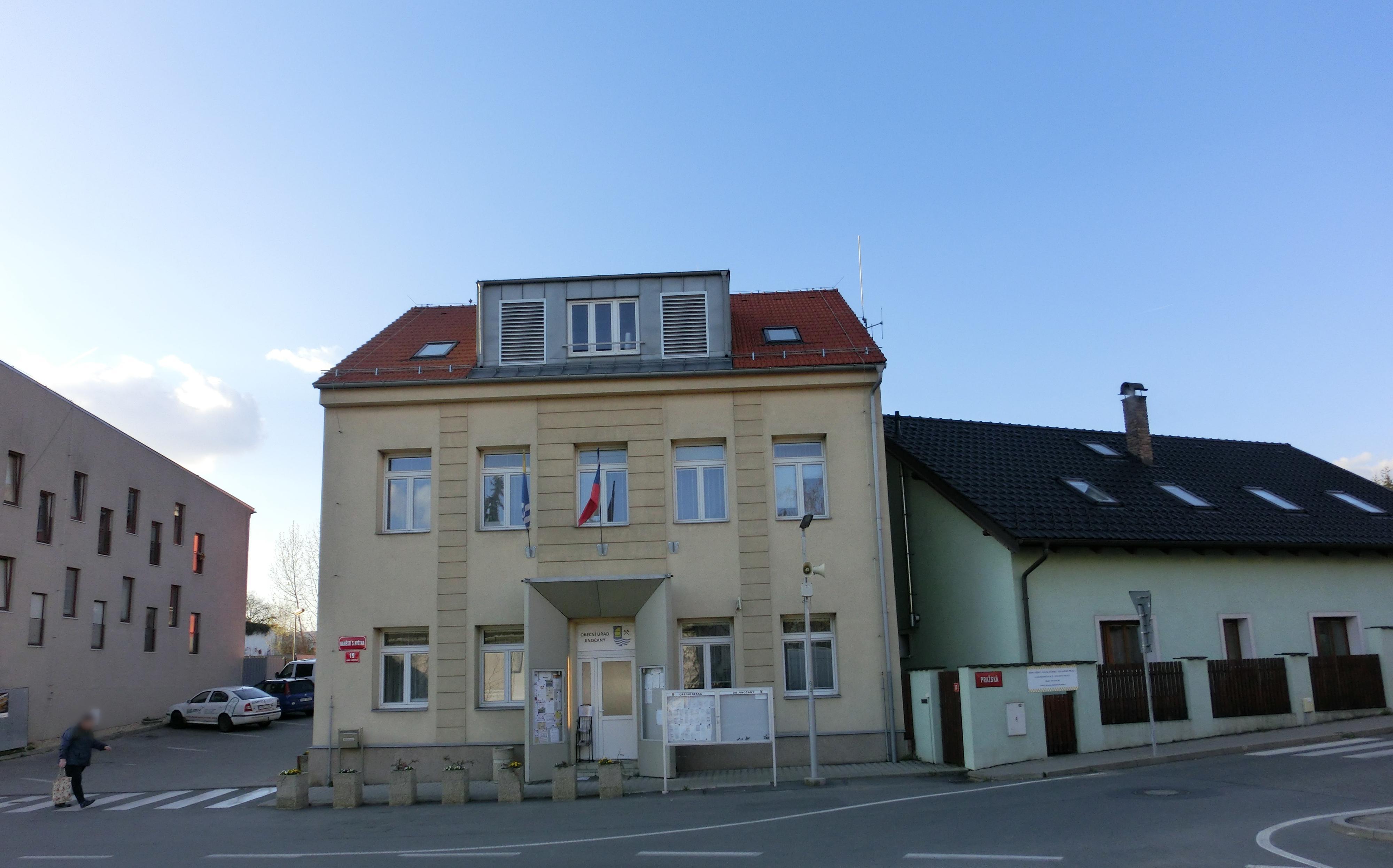 Jinočany - obecní úřad foto 2