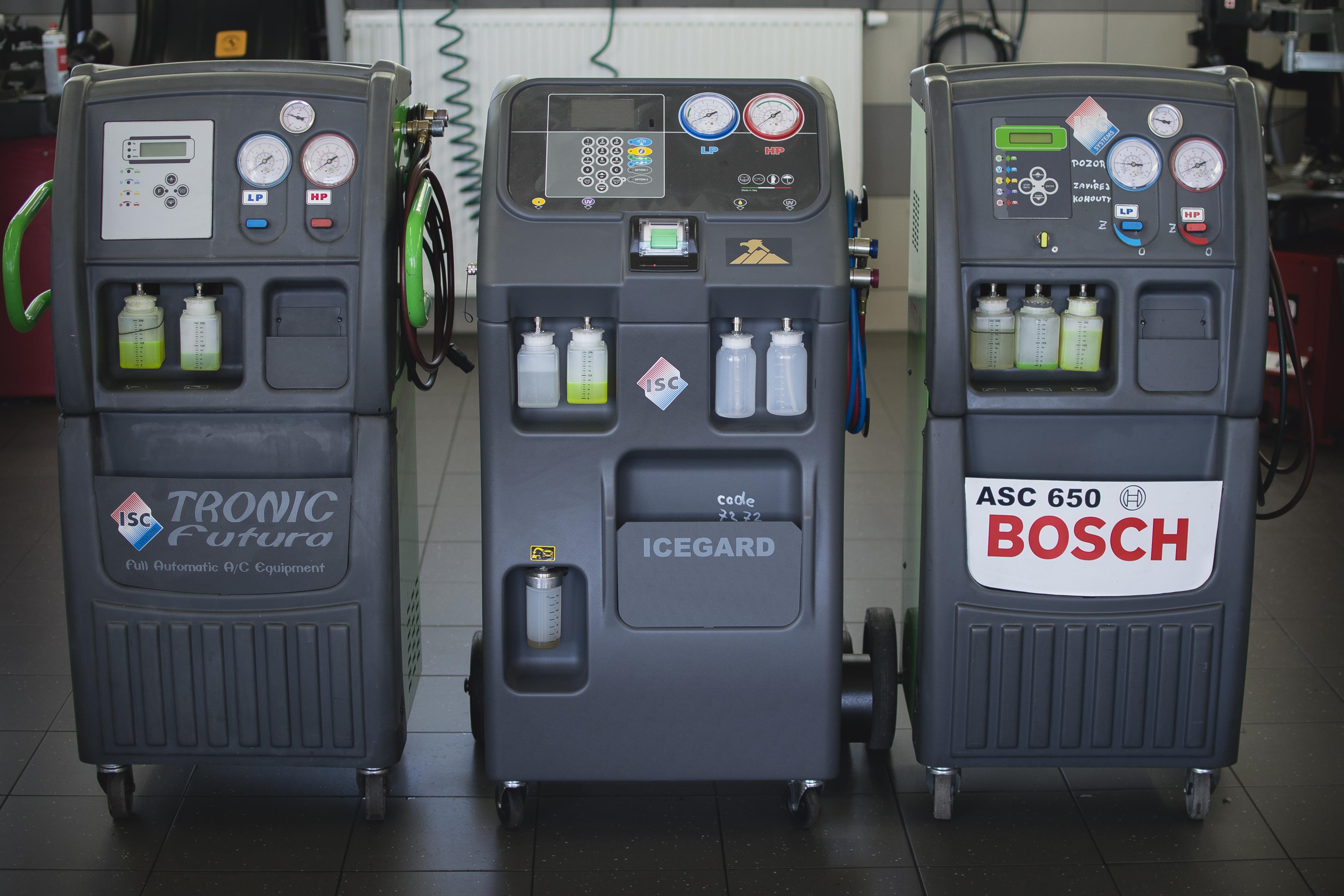 Servis klimatizace u automobilu