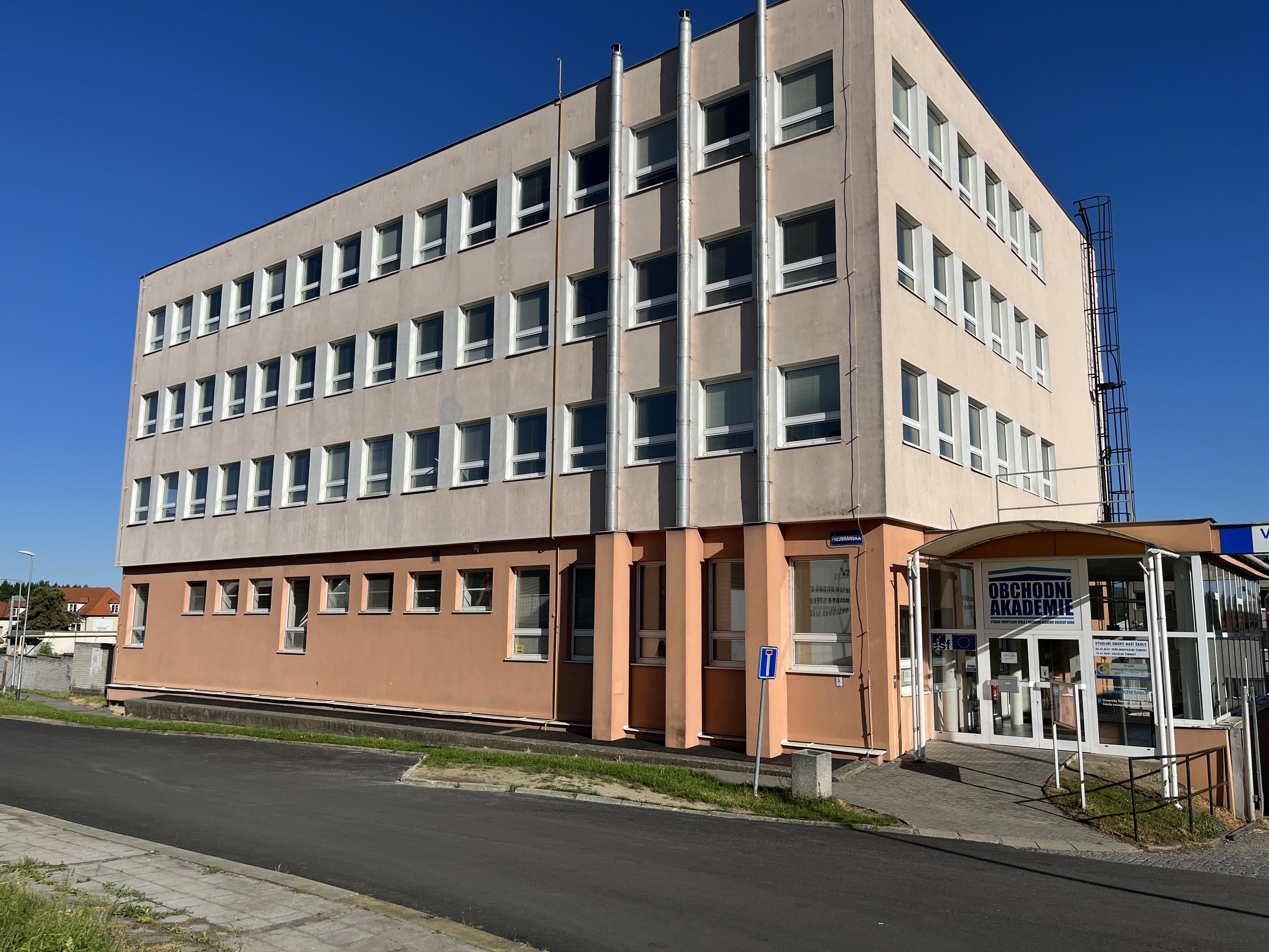 Střední průmyslová škola a Obchodní akademie Uherský Brod foto 2
