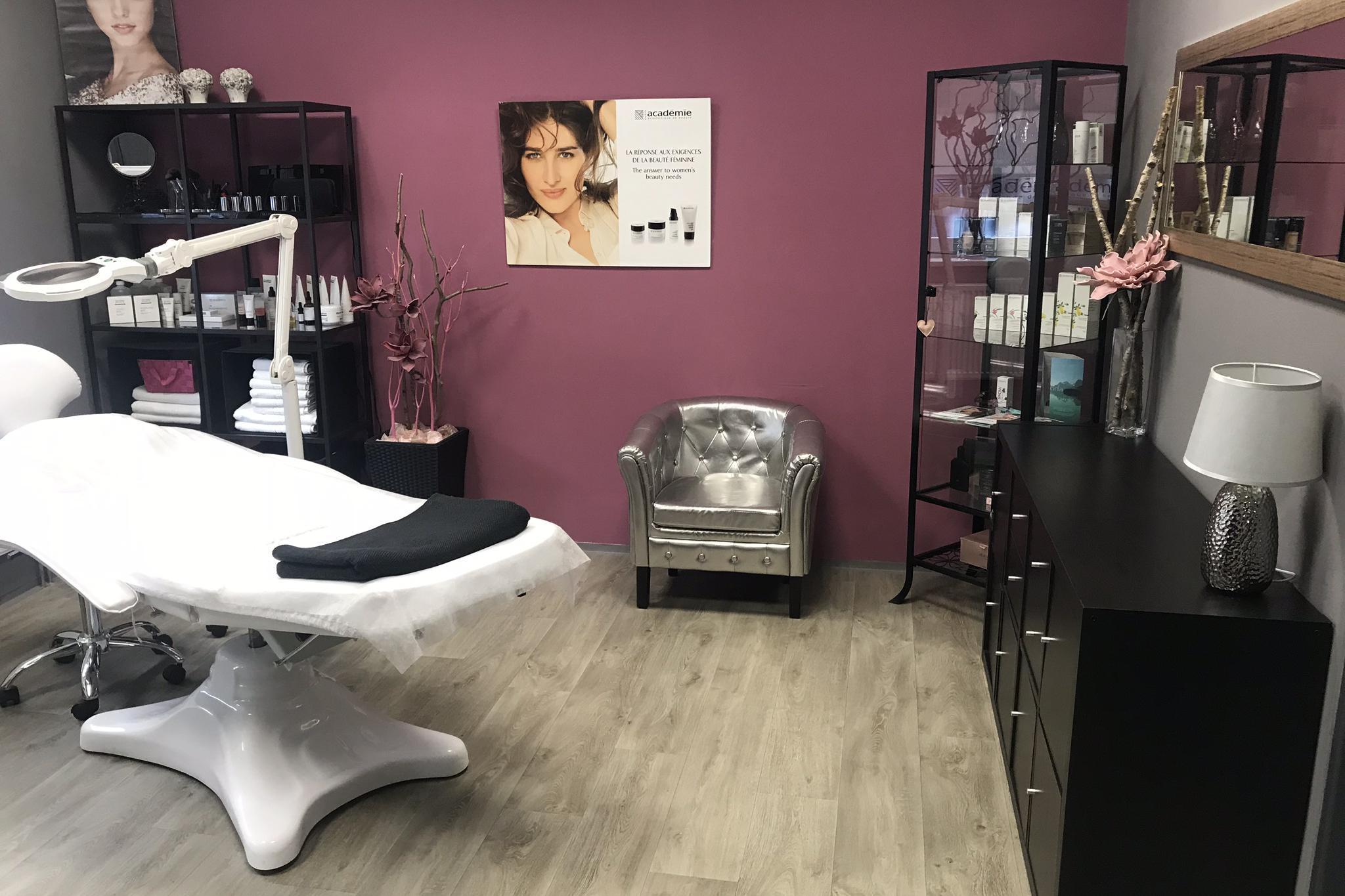 Attractive salon