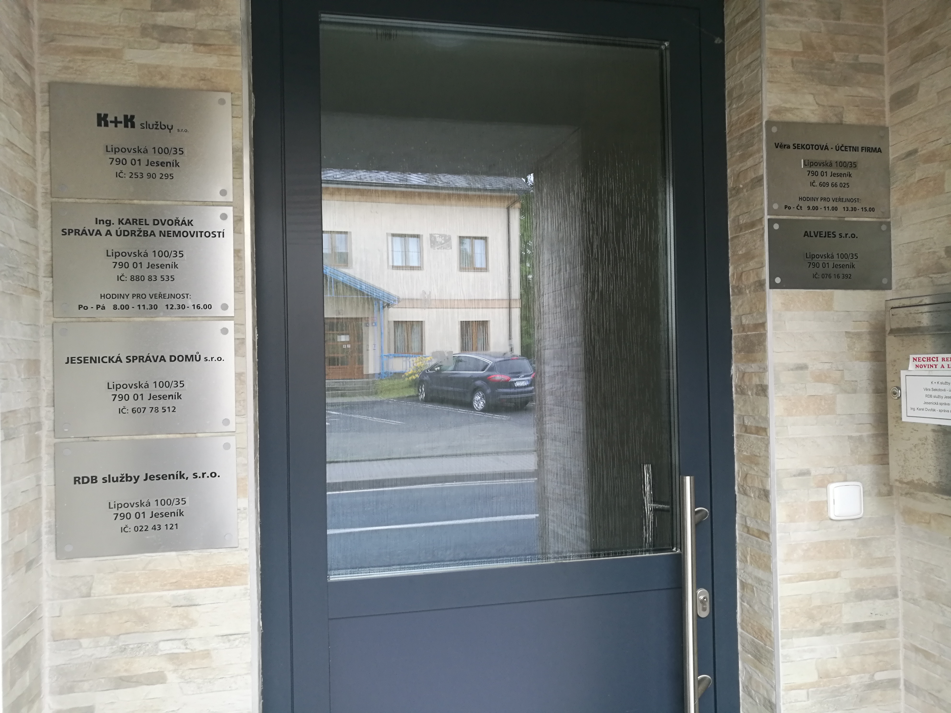 Čištění a mytí vozidel K + K služby s.r.o.