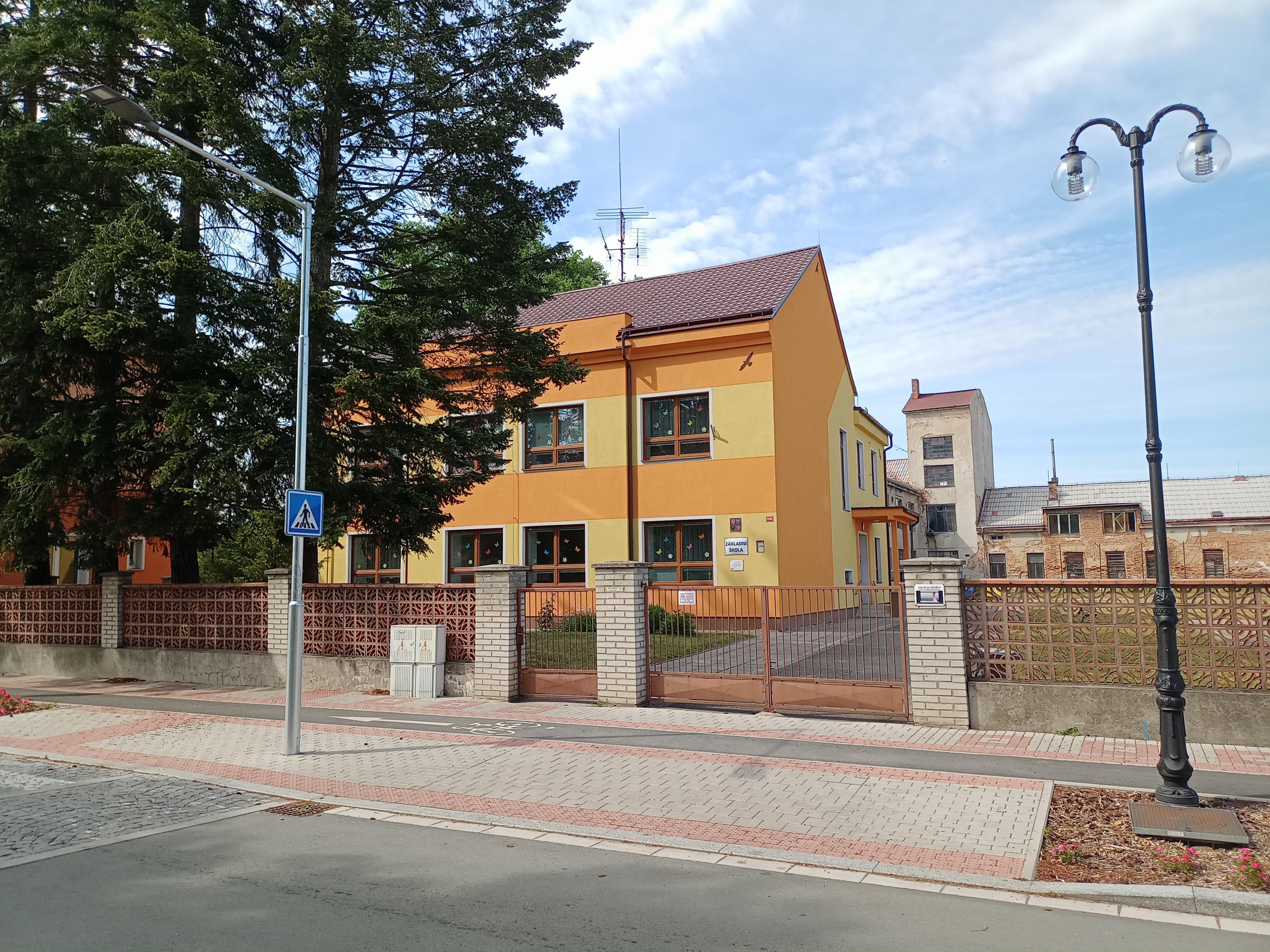 ZŠ Nový Bydžov, F. Palackého foto 2