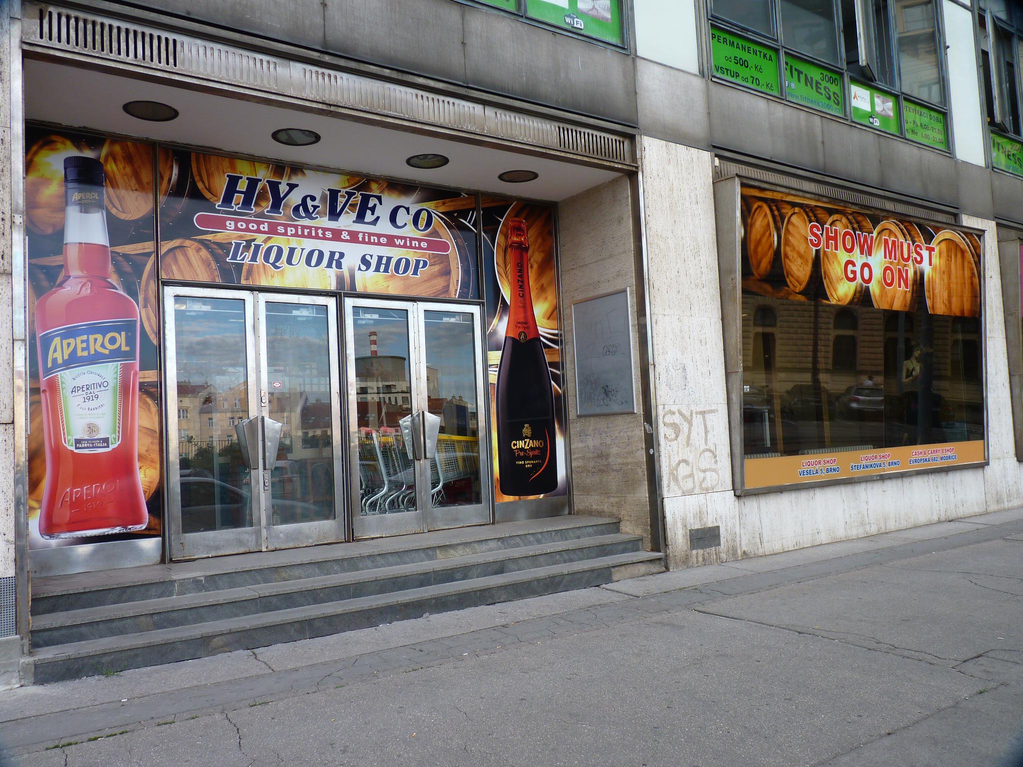 Hyveco Liquor Shop foto 6