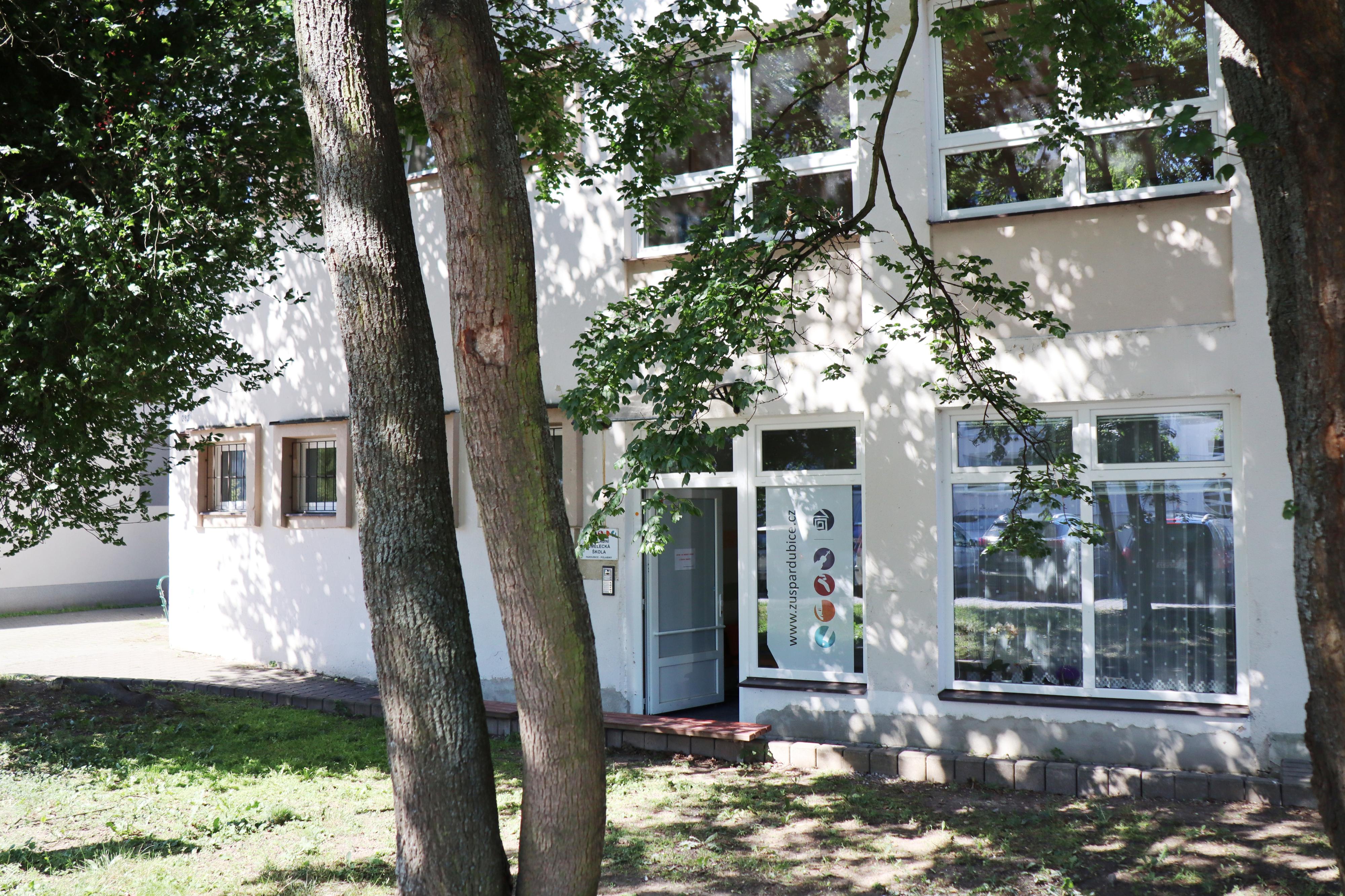 ZUŠ Pardubice - Polabiny, Nová foto 2