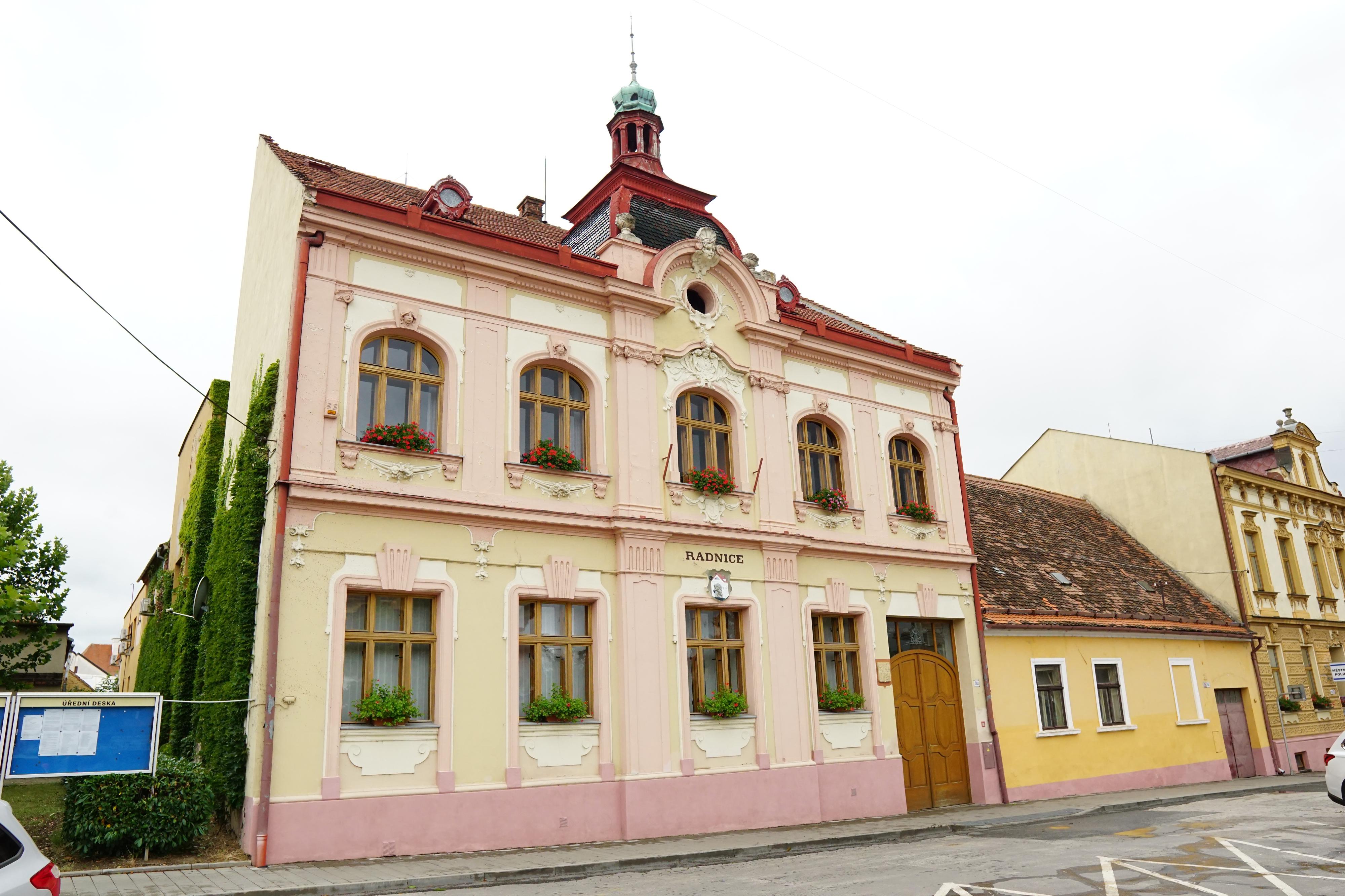 Strážnice - městský úřad foto 4