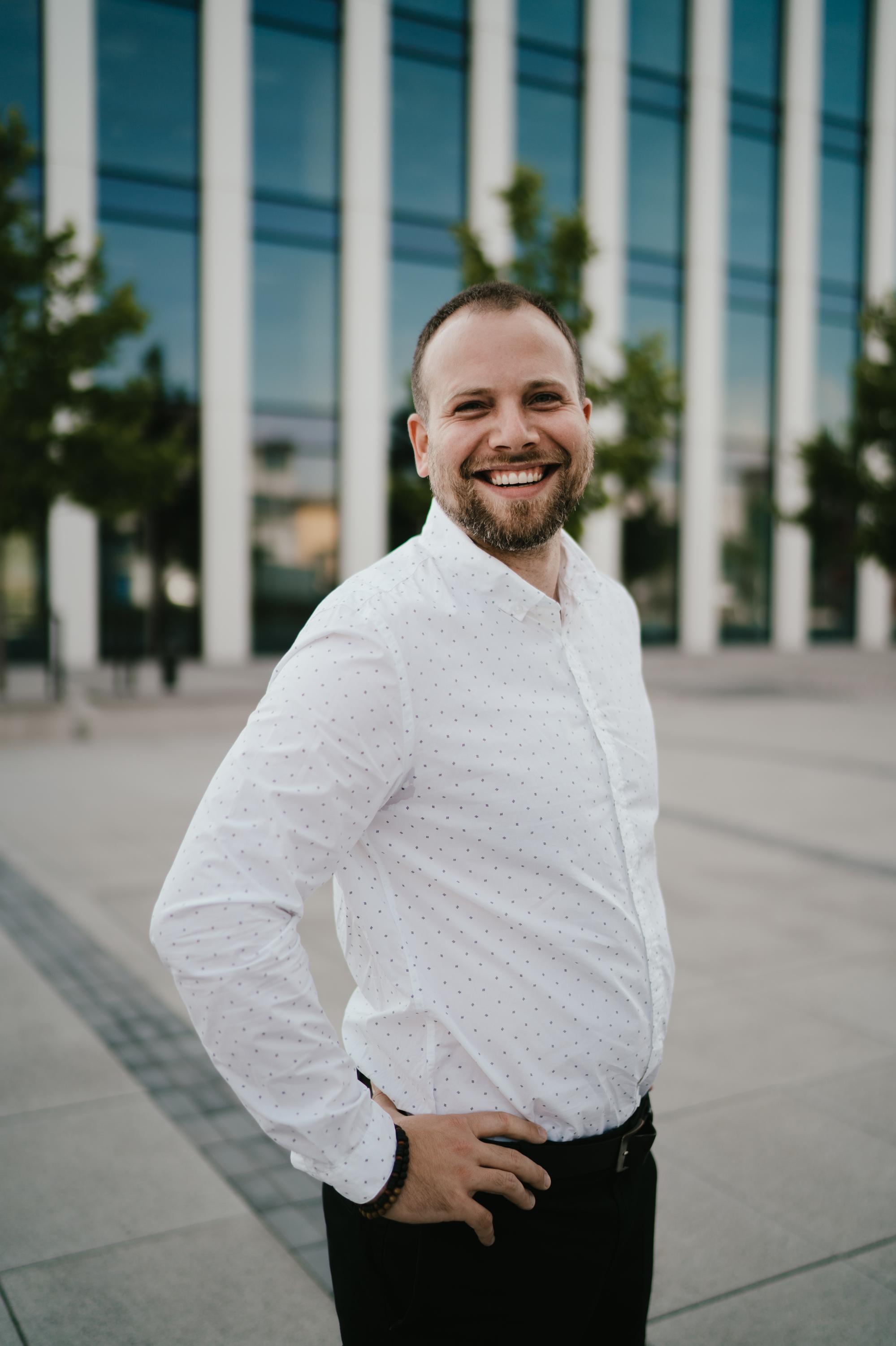 Lukáš Petr realitní makléř – QARA foto 2