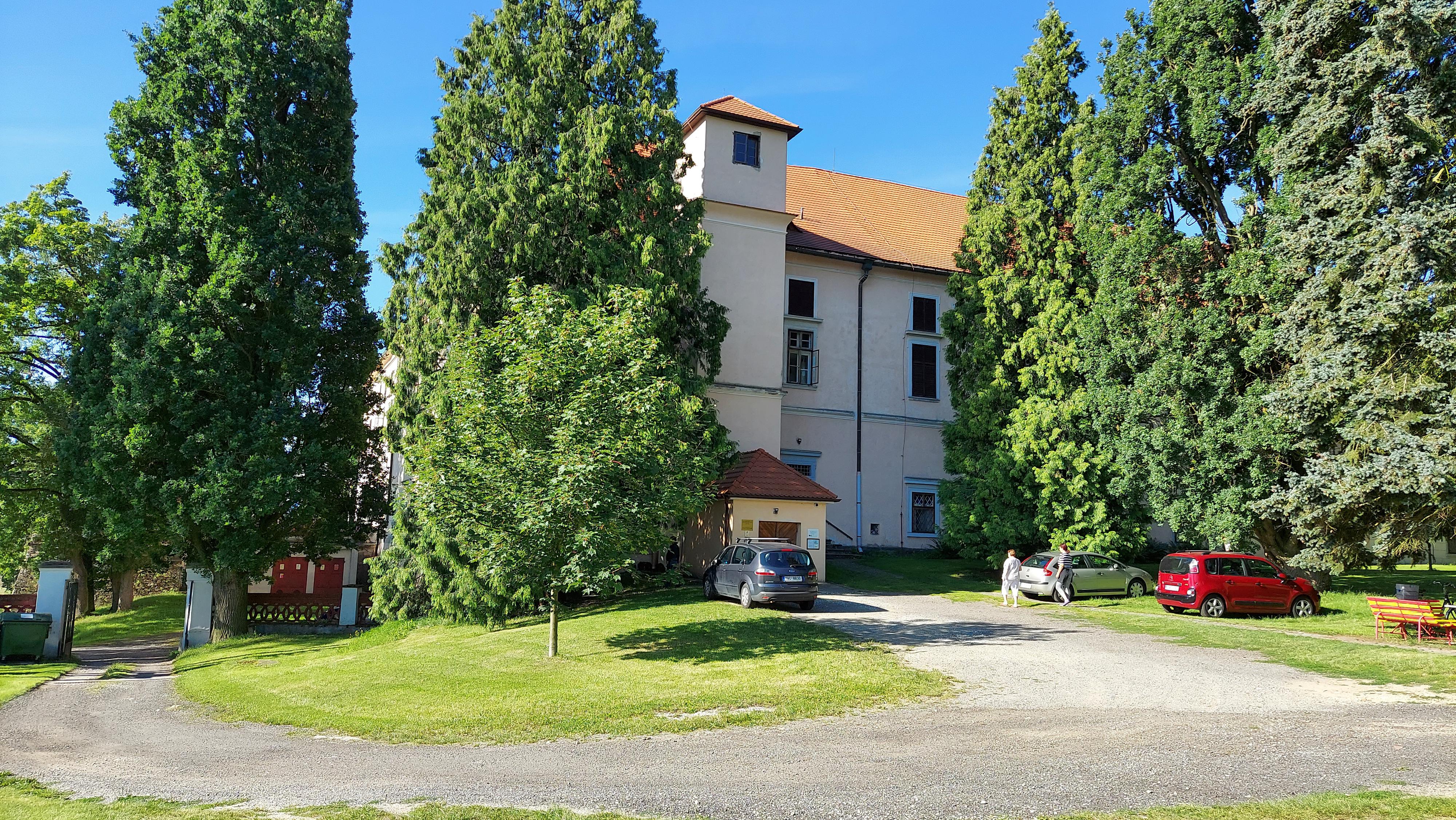 Zámek Štěkeň foto 2