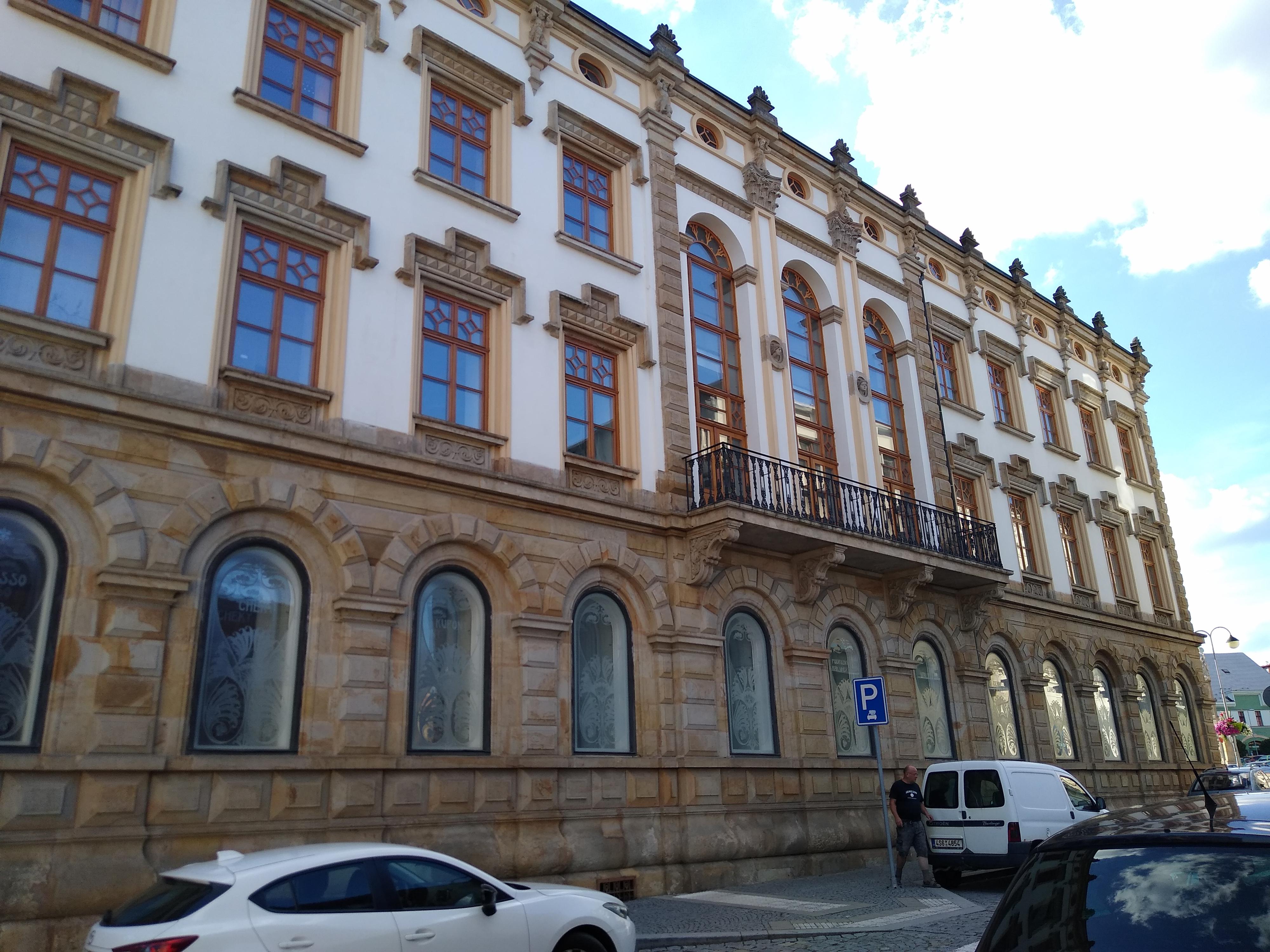 Česká spořitelna, a.s. foto 2
