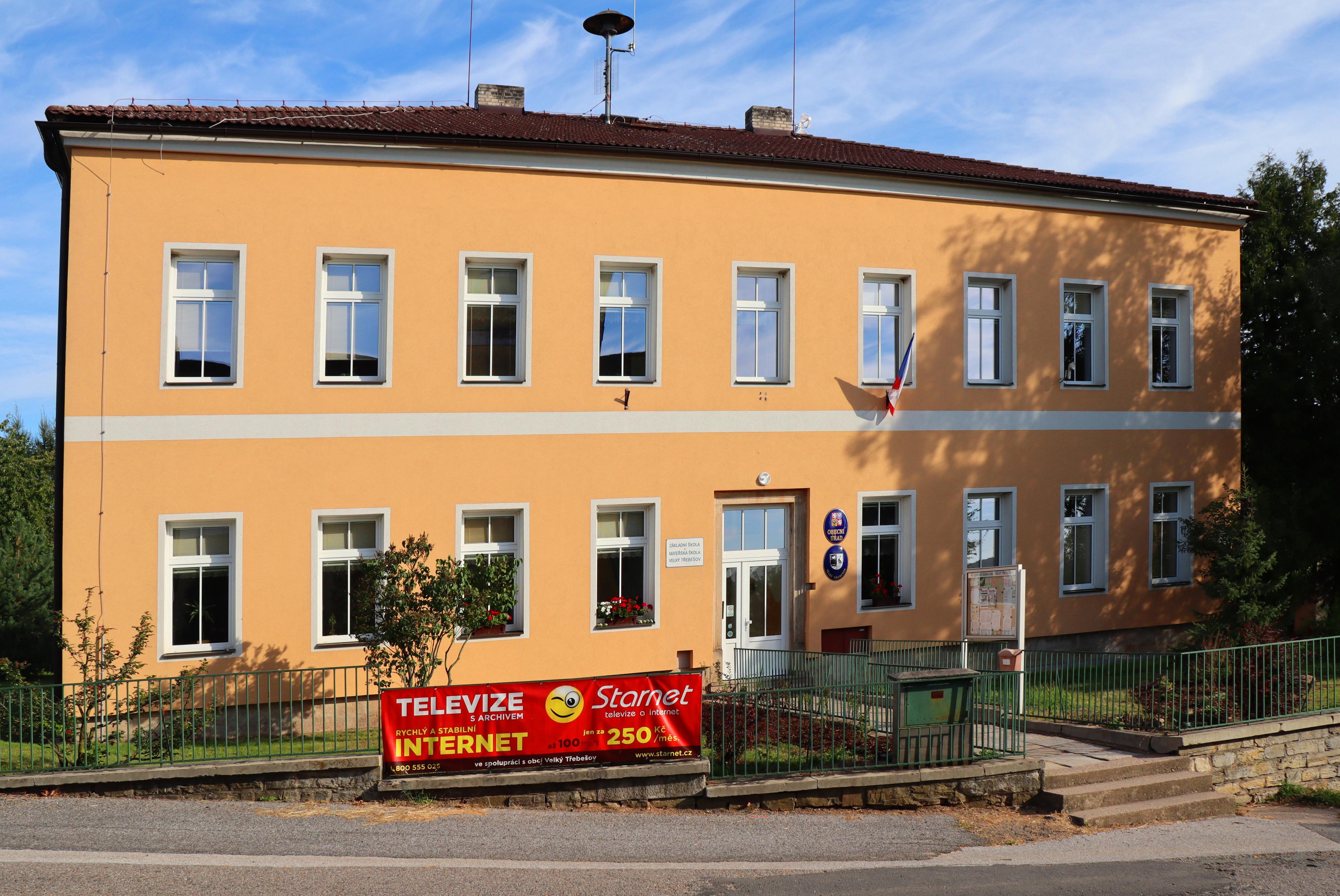 Velký Třebešov - obecní úřad