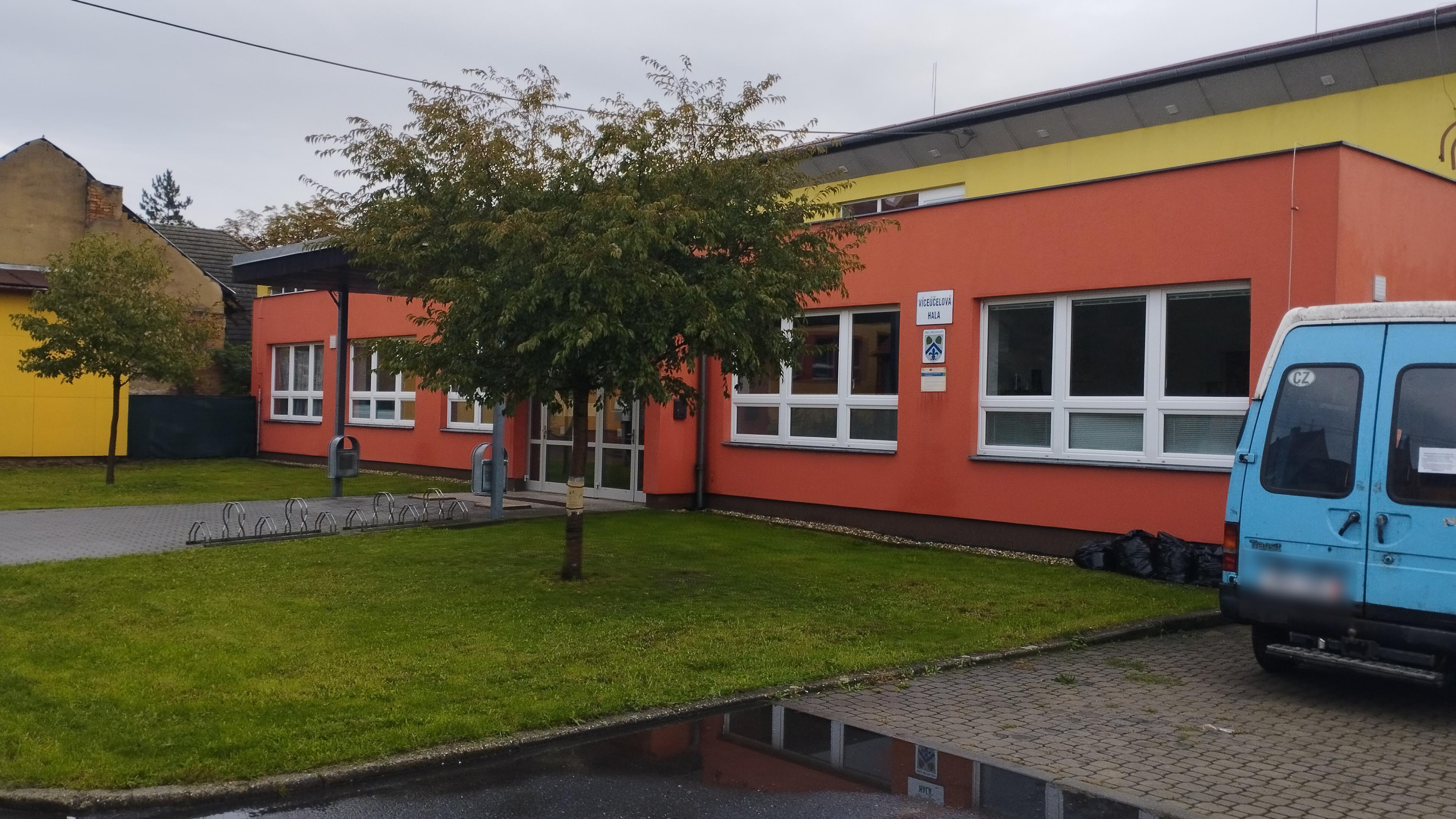 Víceúčelová hala Březolupy foto 1