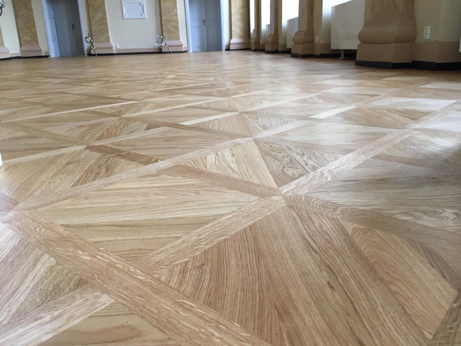 PODLAHY JONÁŠ s.r.o.