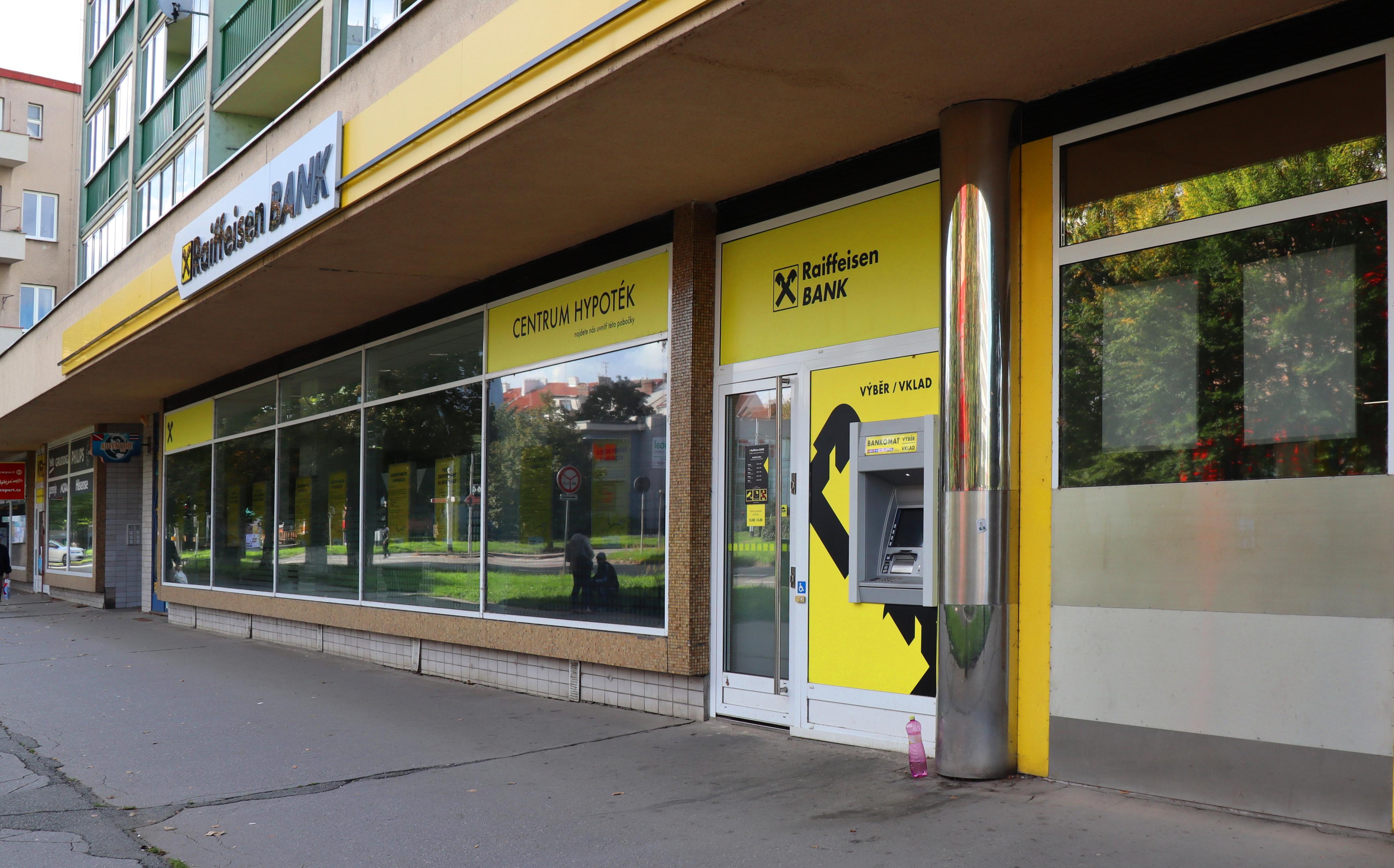 Raiffeisenbank - bankomat foto 2