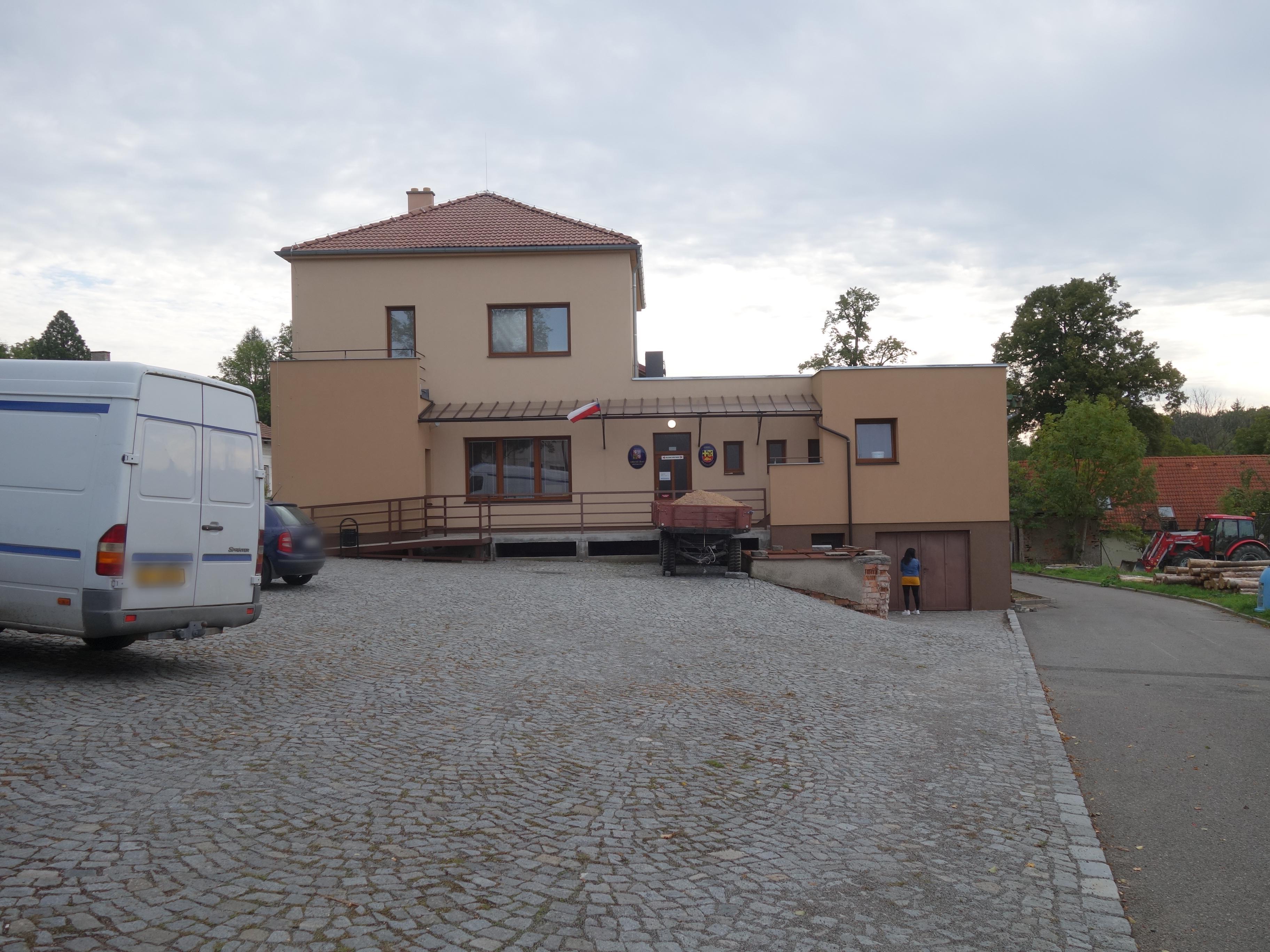 Křižanovice - obecní úřad foto 2