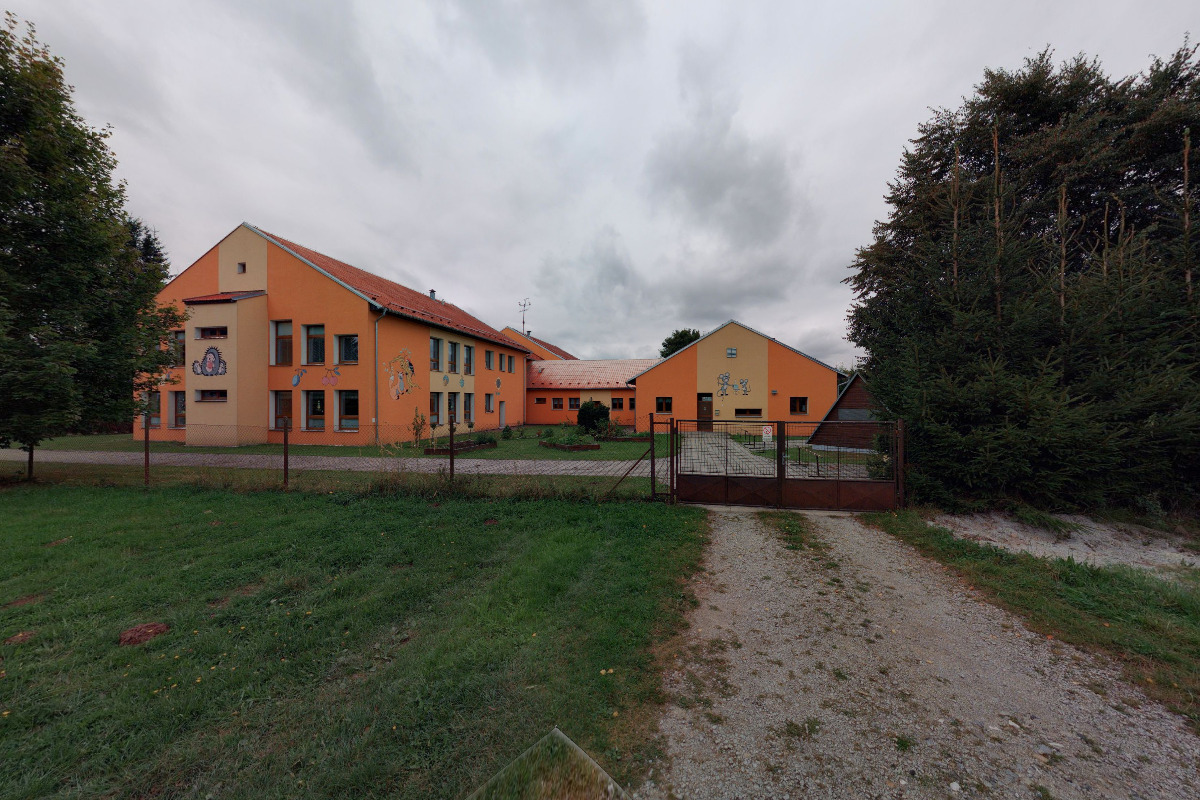 Základní škola a Mateřská škola Nová Bystřice foto 2