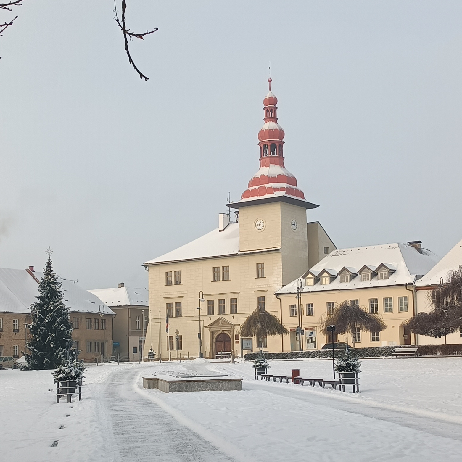 Bělá pod Bezdězem - městský úřad foto 6