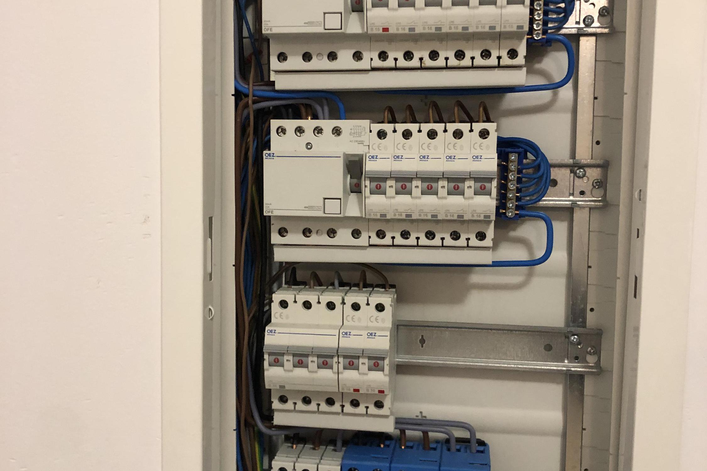 Elektroinstalace B&S