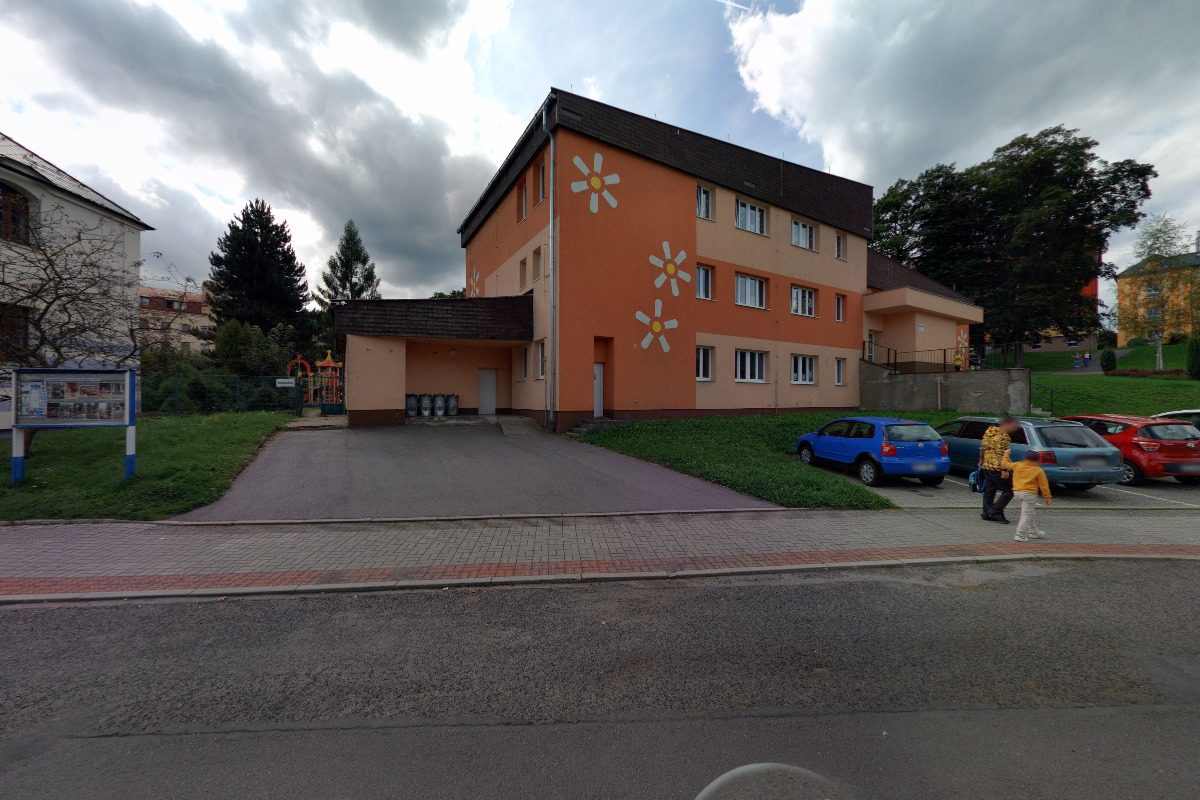 Základní škola a Mateřská škola Vejprty foto 2