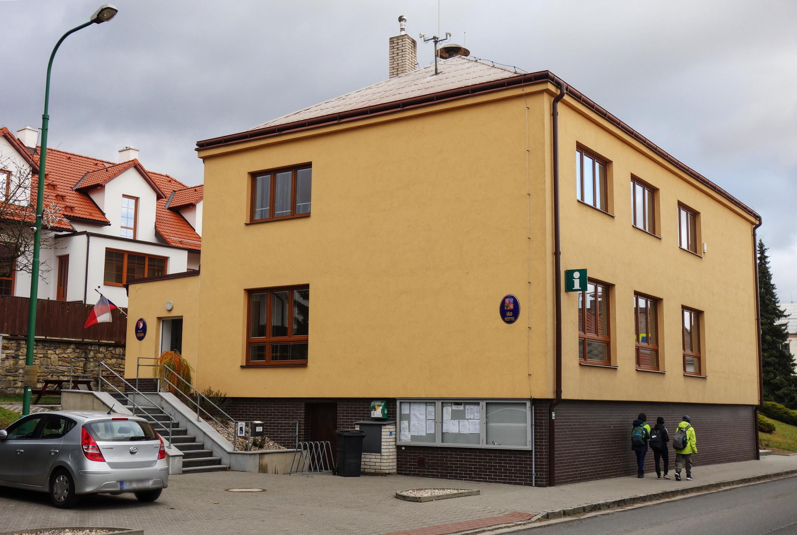 Krucemburk - úřad městyse foto 2