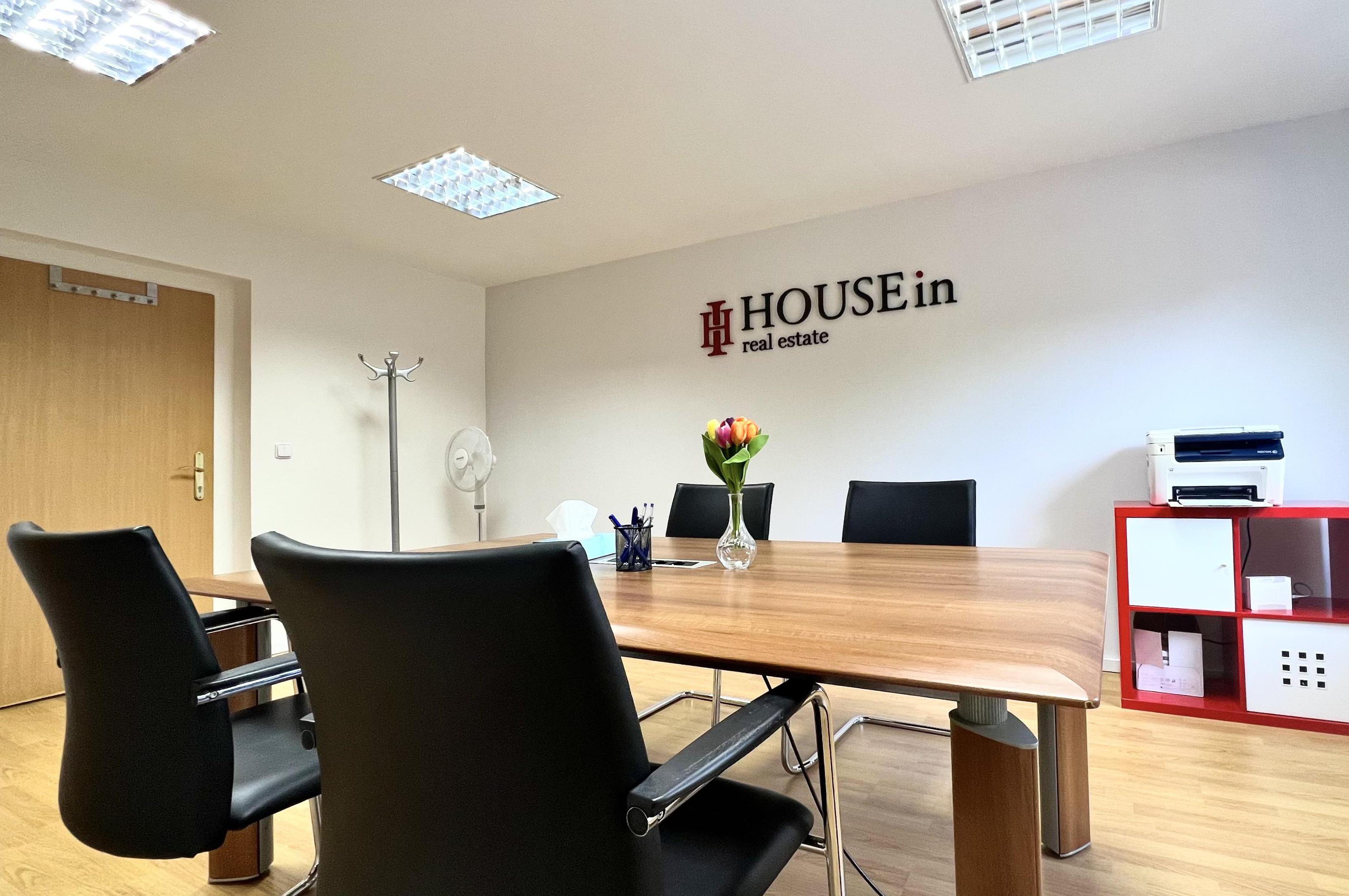 HOUSEin - realitní kancelář foto 2