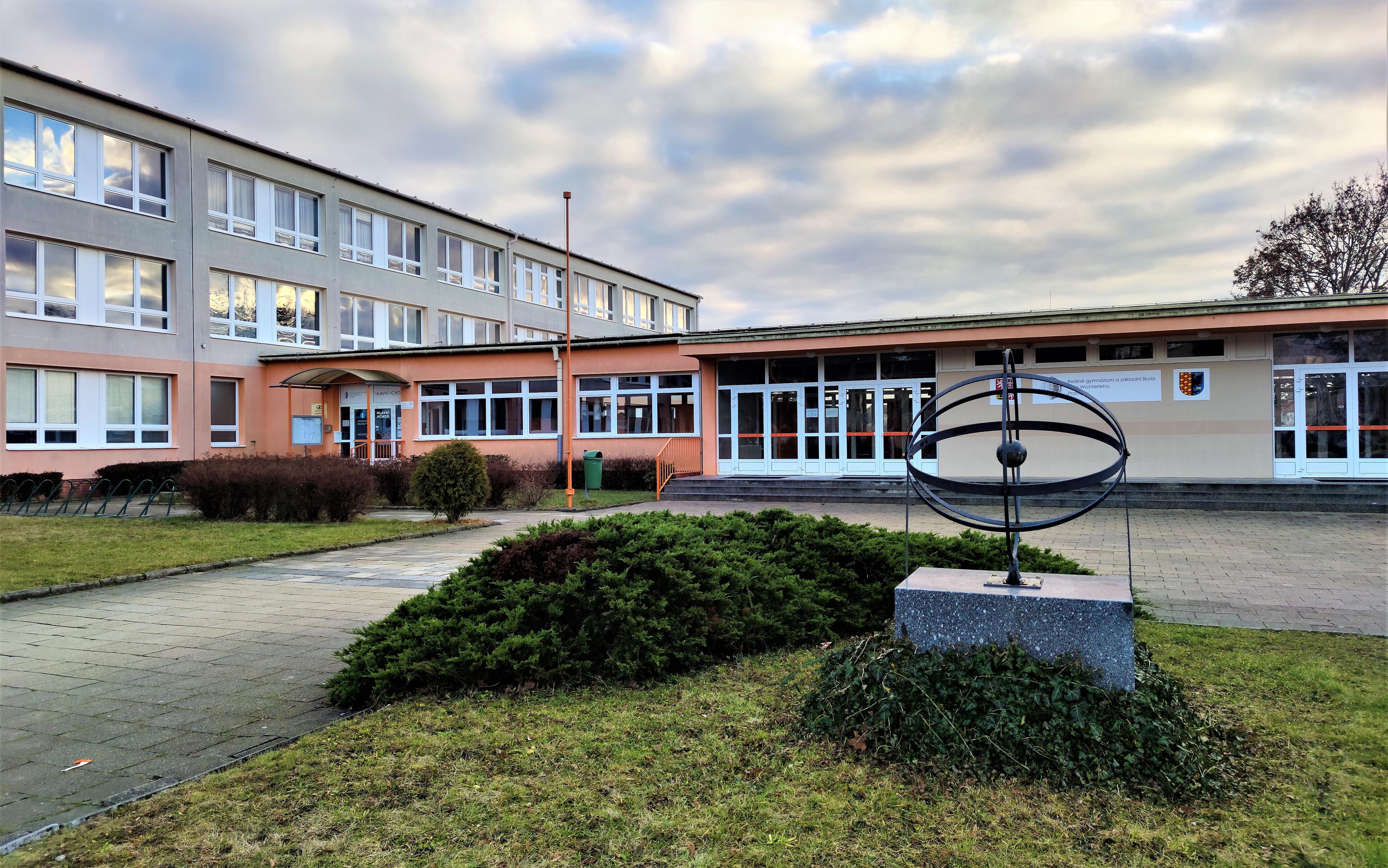 Reálné gymnázium a základní škola Otto Wichterleho, Prostějov