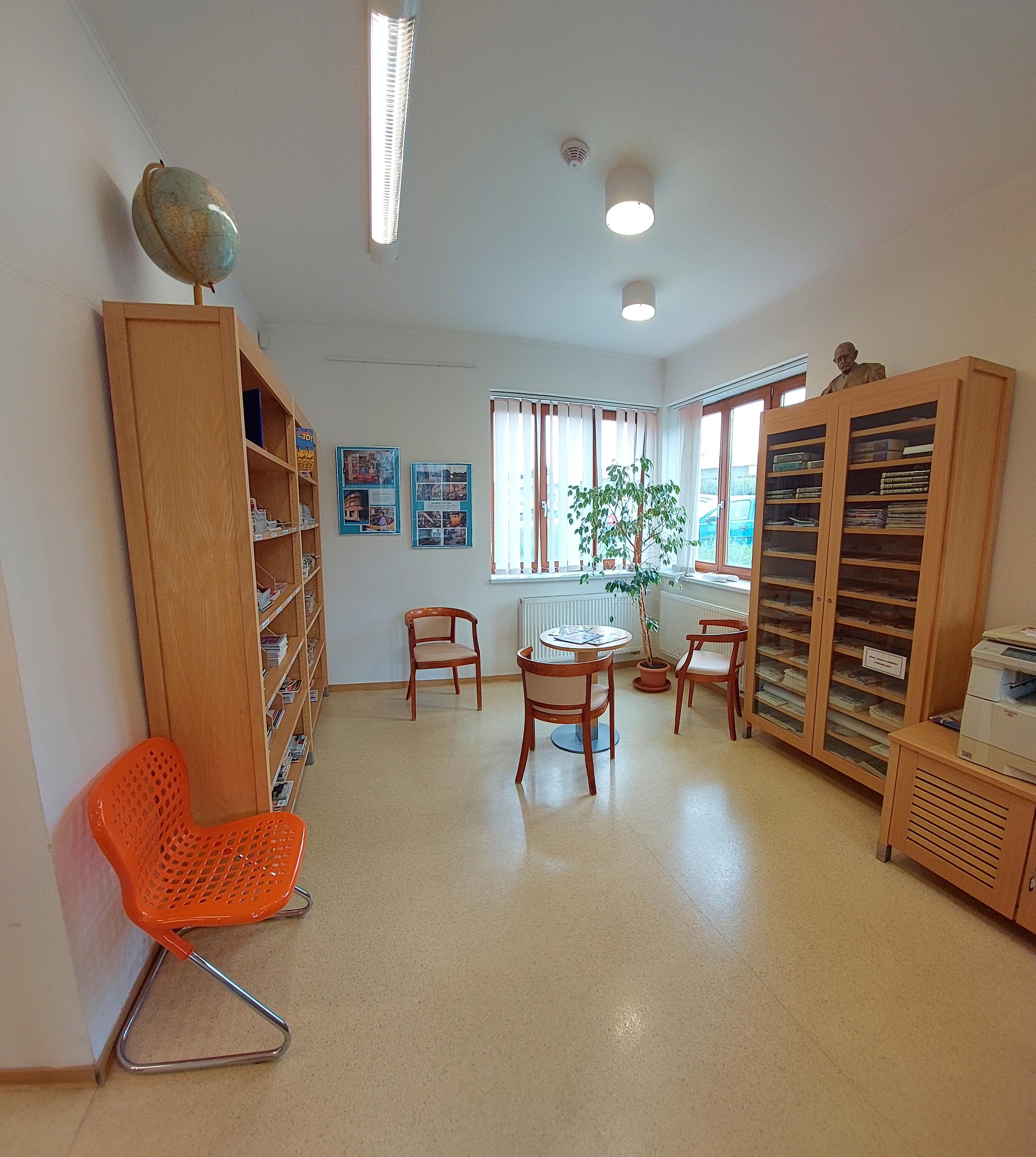 Husova knihovna v Modřanech foto 5