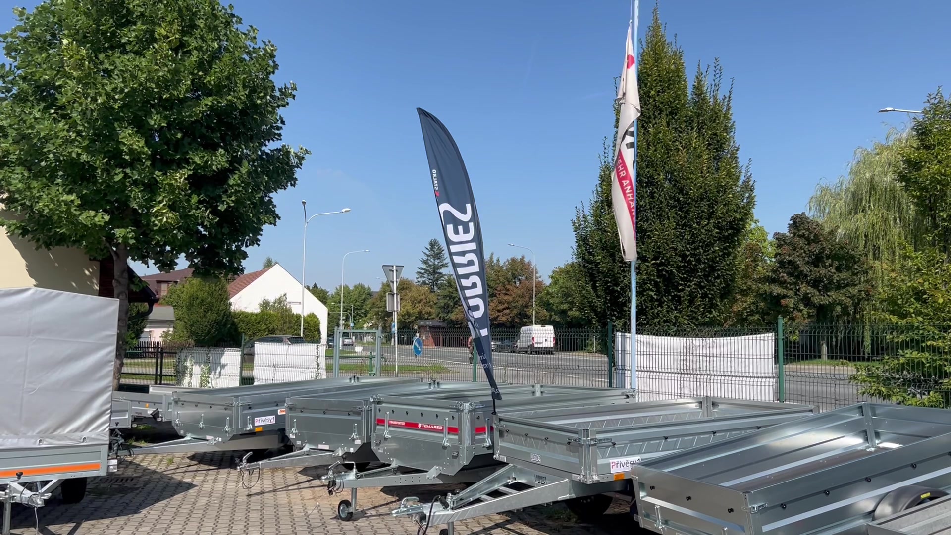 Přívěsy1.cz | Hradec nad Moravicí u Opavy foto 2 (náhled videa)