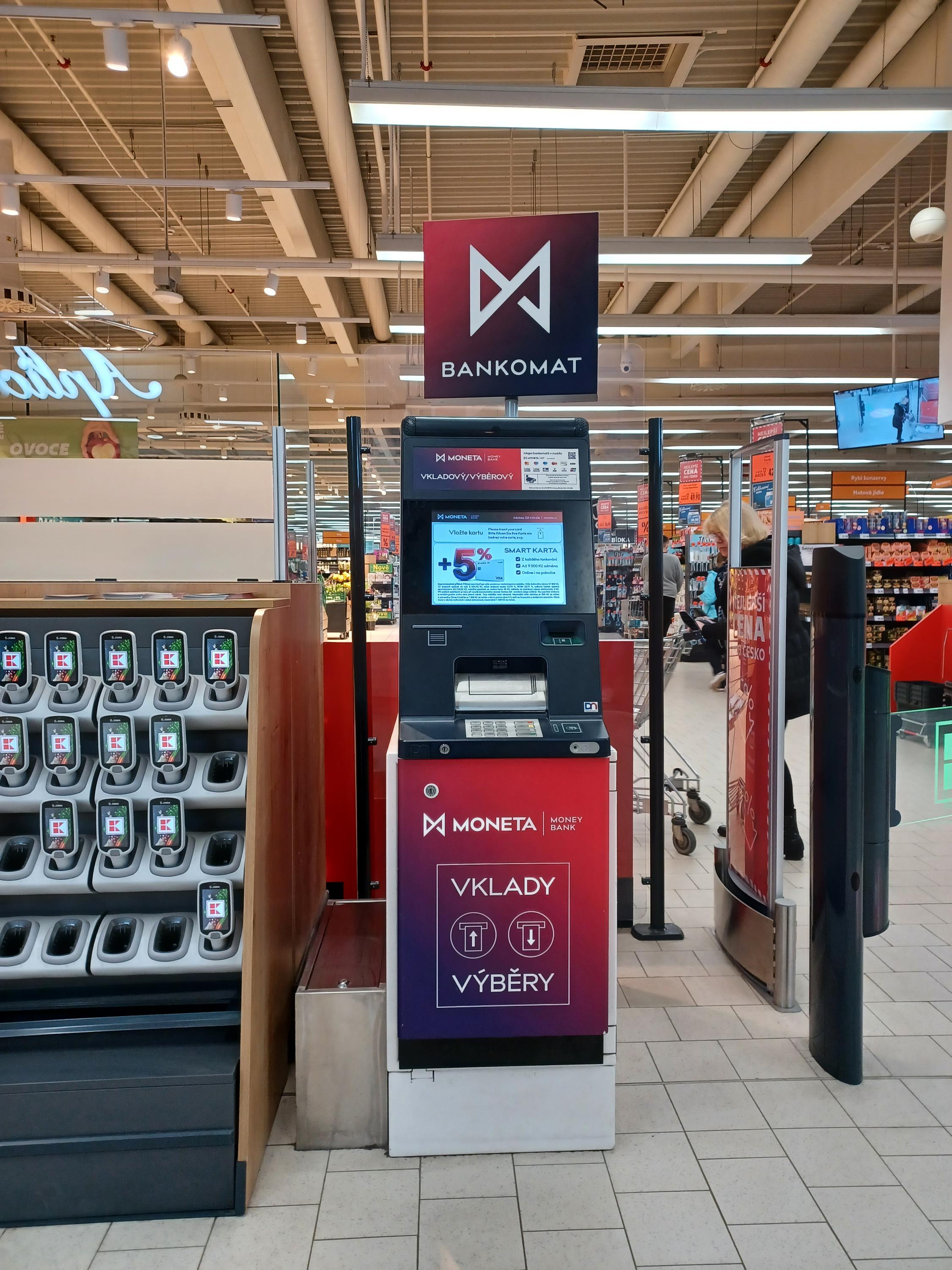 Bankomat MONETA Bank vkladový foto 2