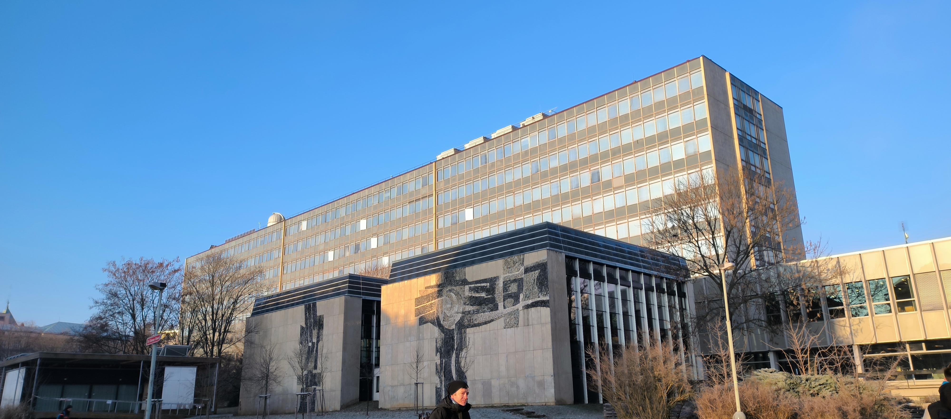 České vysoké učení technické v Praze - Katedra teoretické informatiky Fakulty informačních technologií foto 1