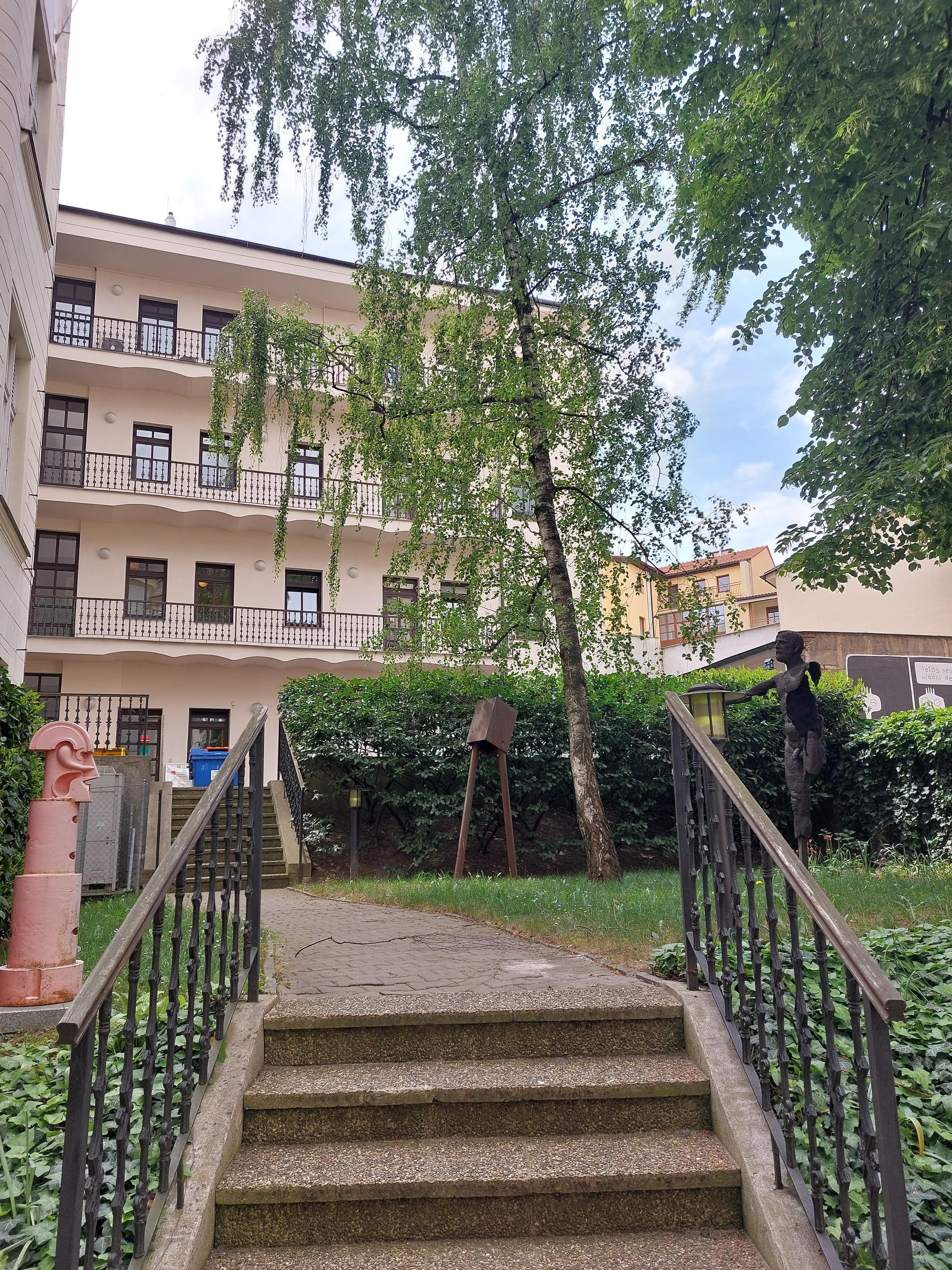 Úřad městské části Praha 3 foto 6